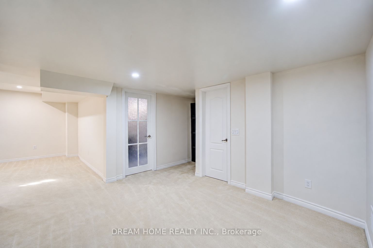 36 Everett Street Property Photo 43