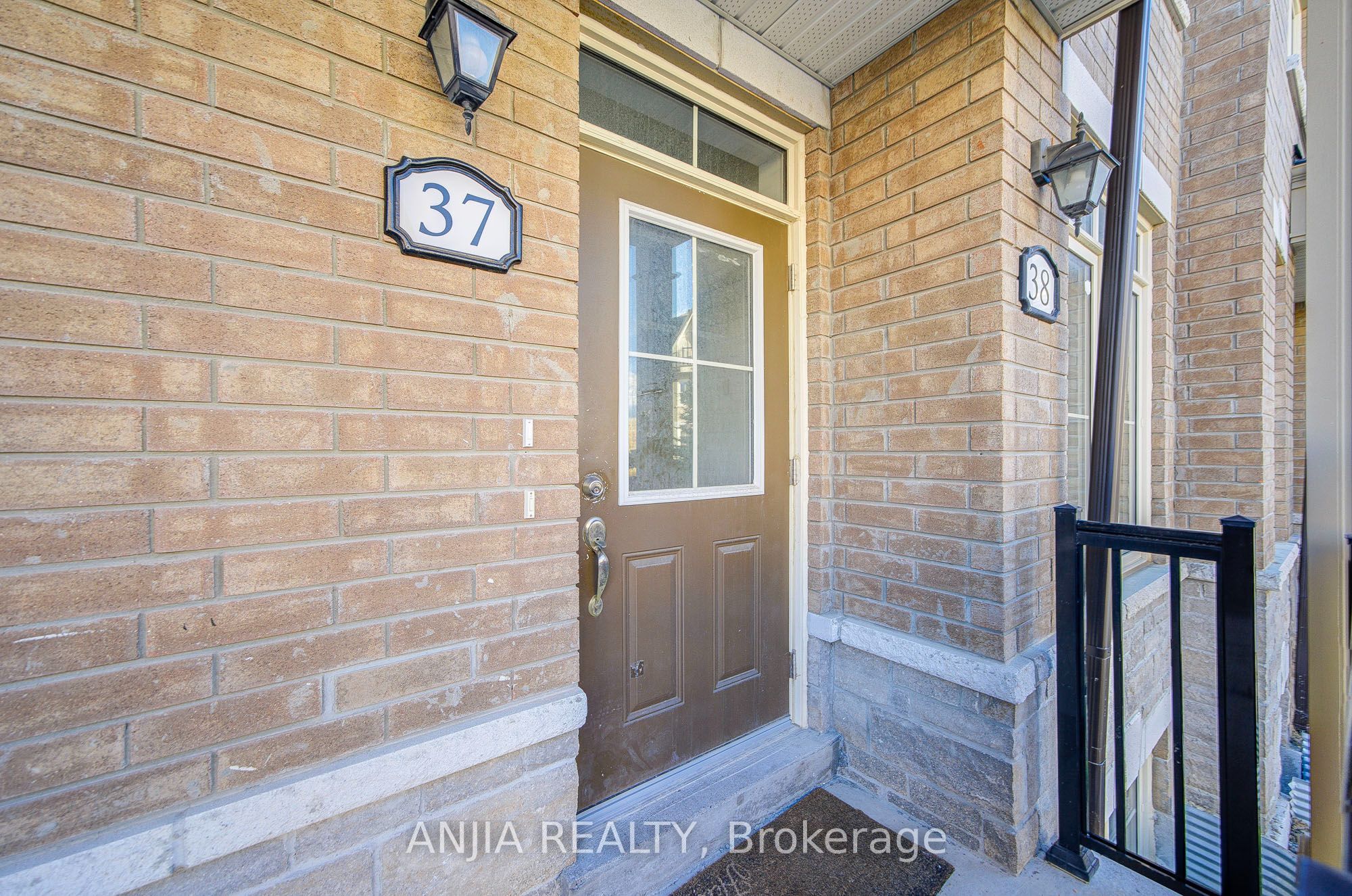 181 Parktree Drive 38 Property Photo 3