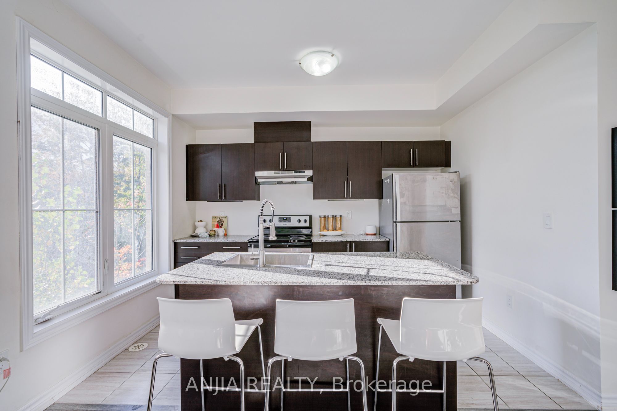 181 Parktree Drive 38 Property Photo 12