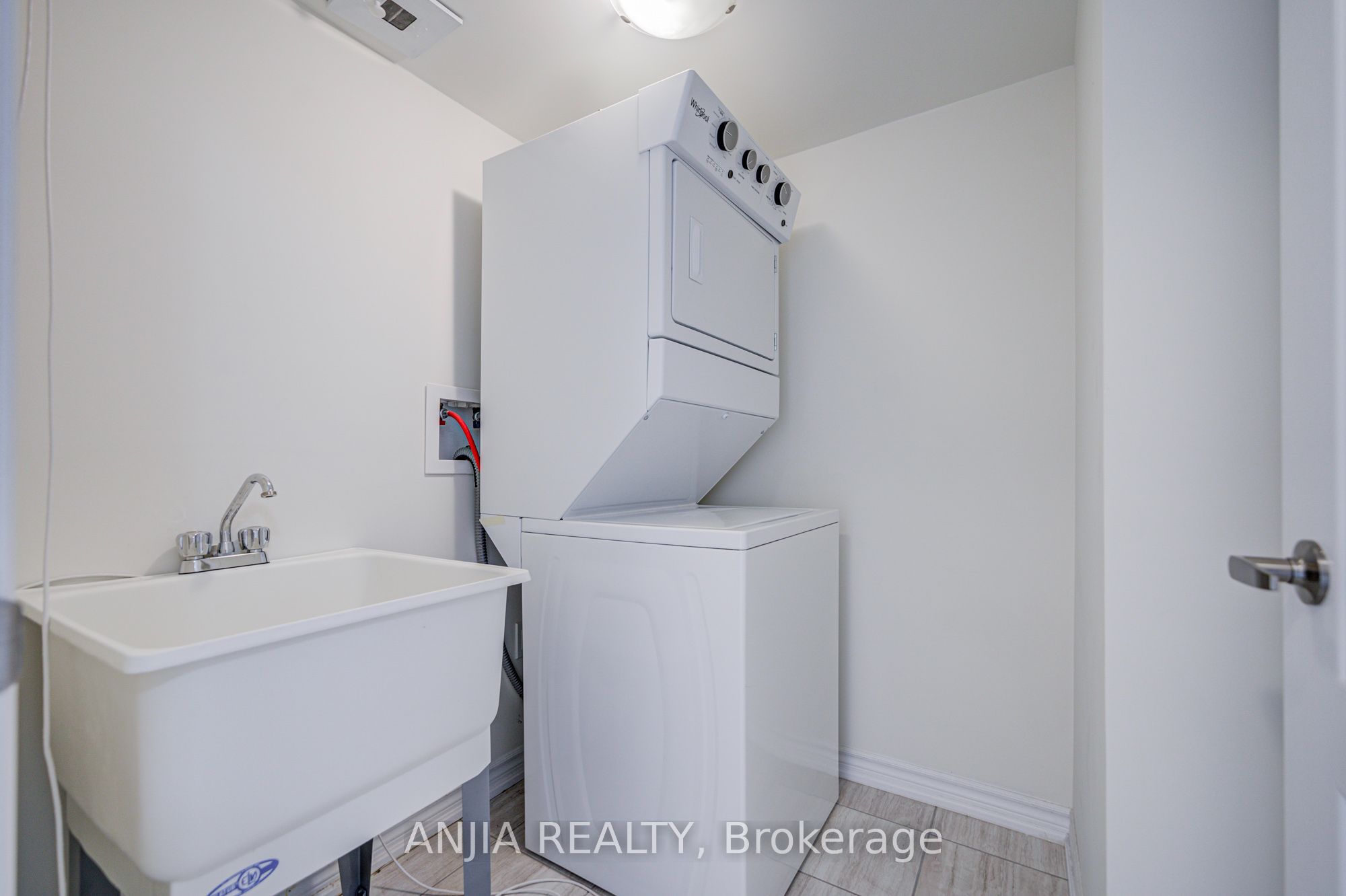 181 Parktree Drive 38 Property Photo 24