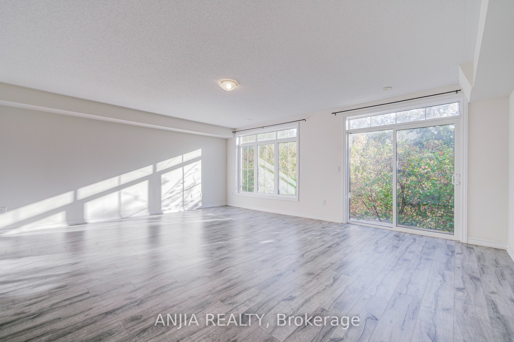 181 Parktree Drive 38 Property Photo 30