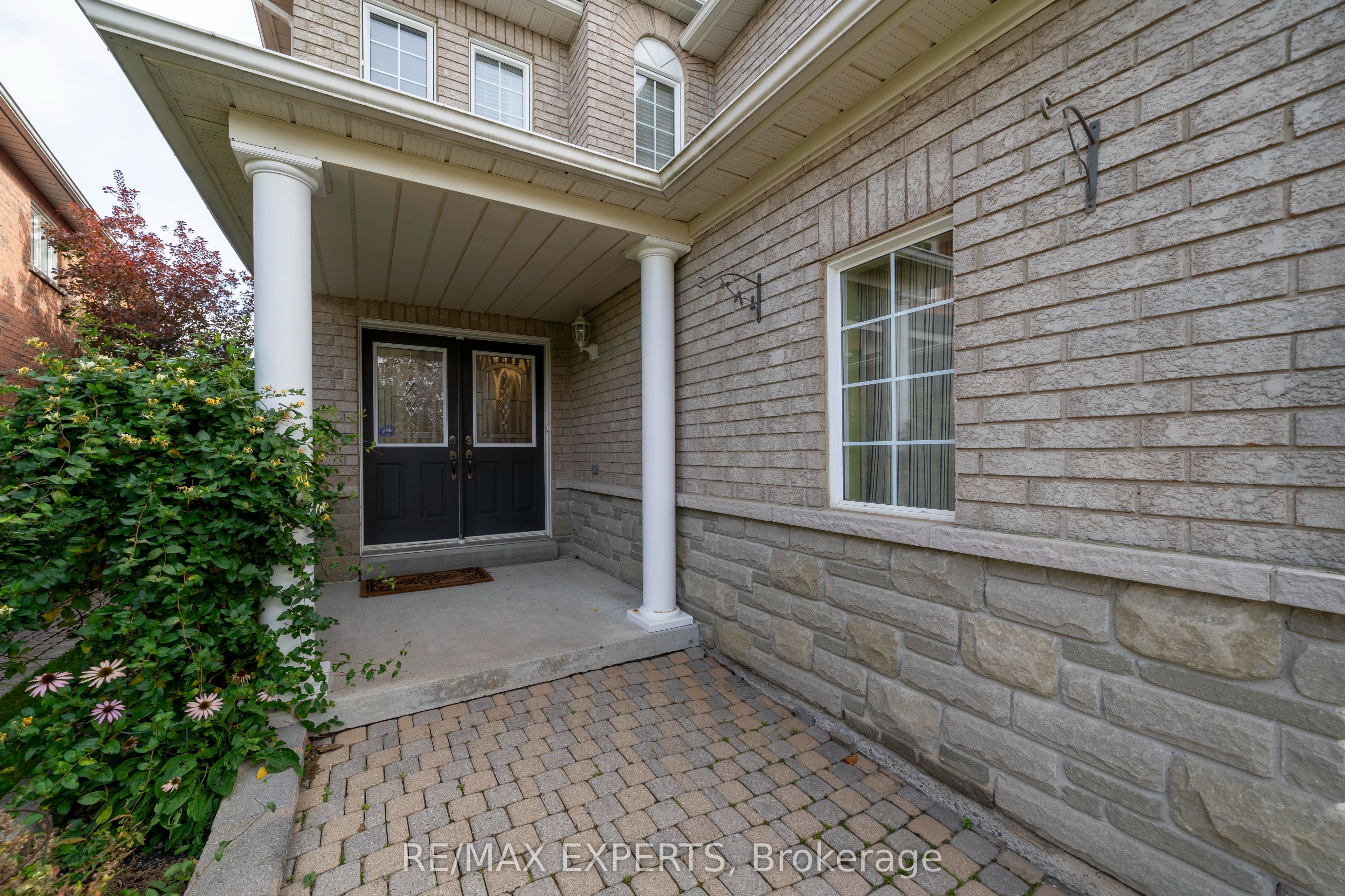 27 Mallard Marsh Crescent Property Photo 4