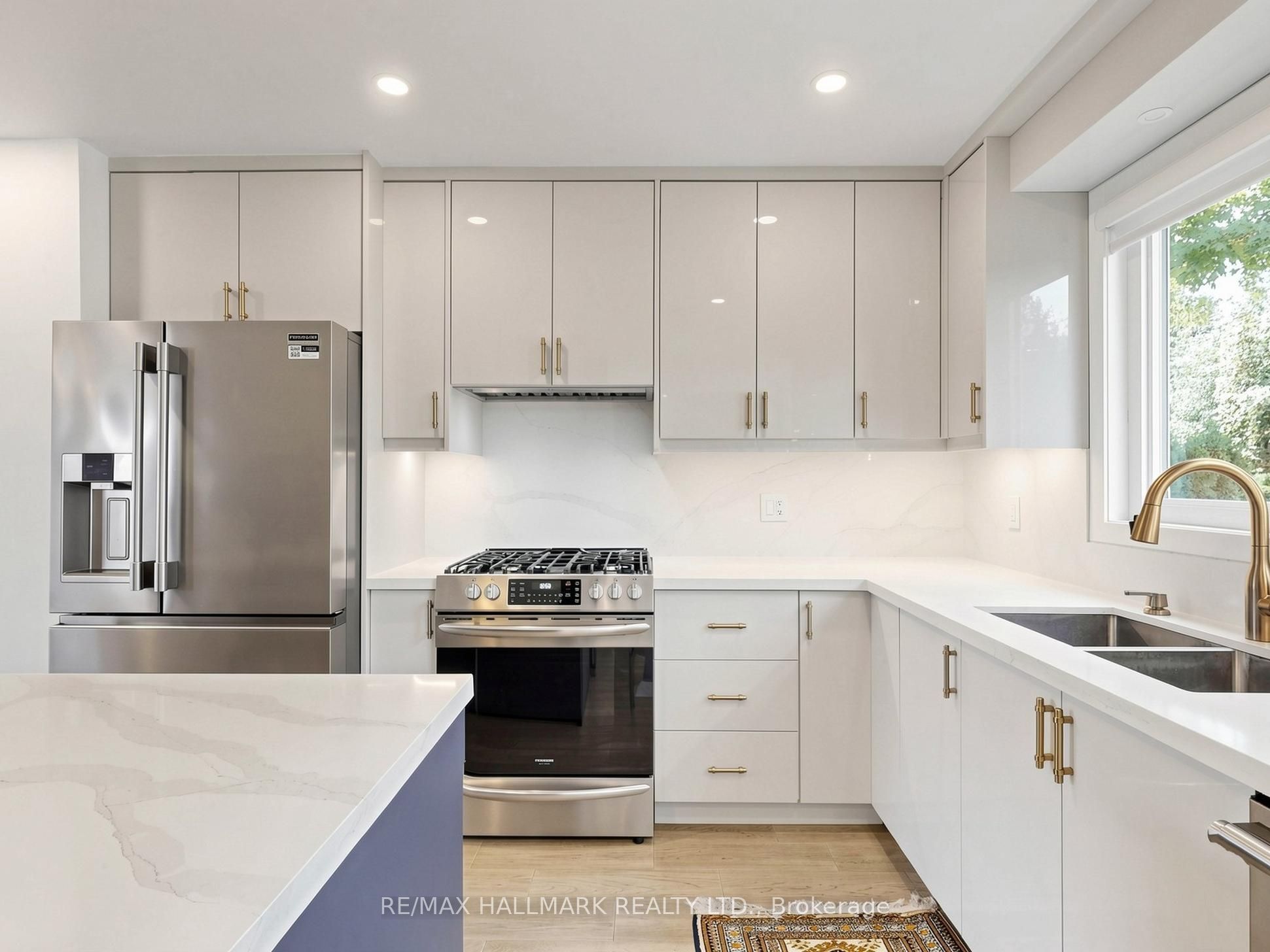 400 Handley Crescent Property Photo 11