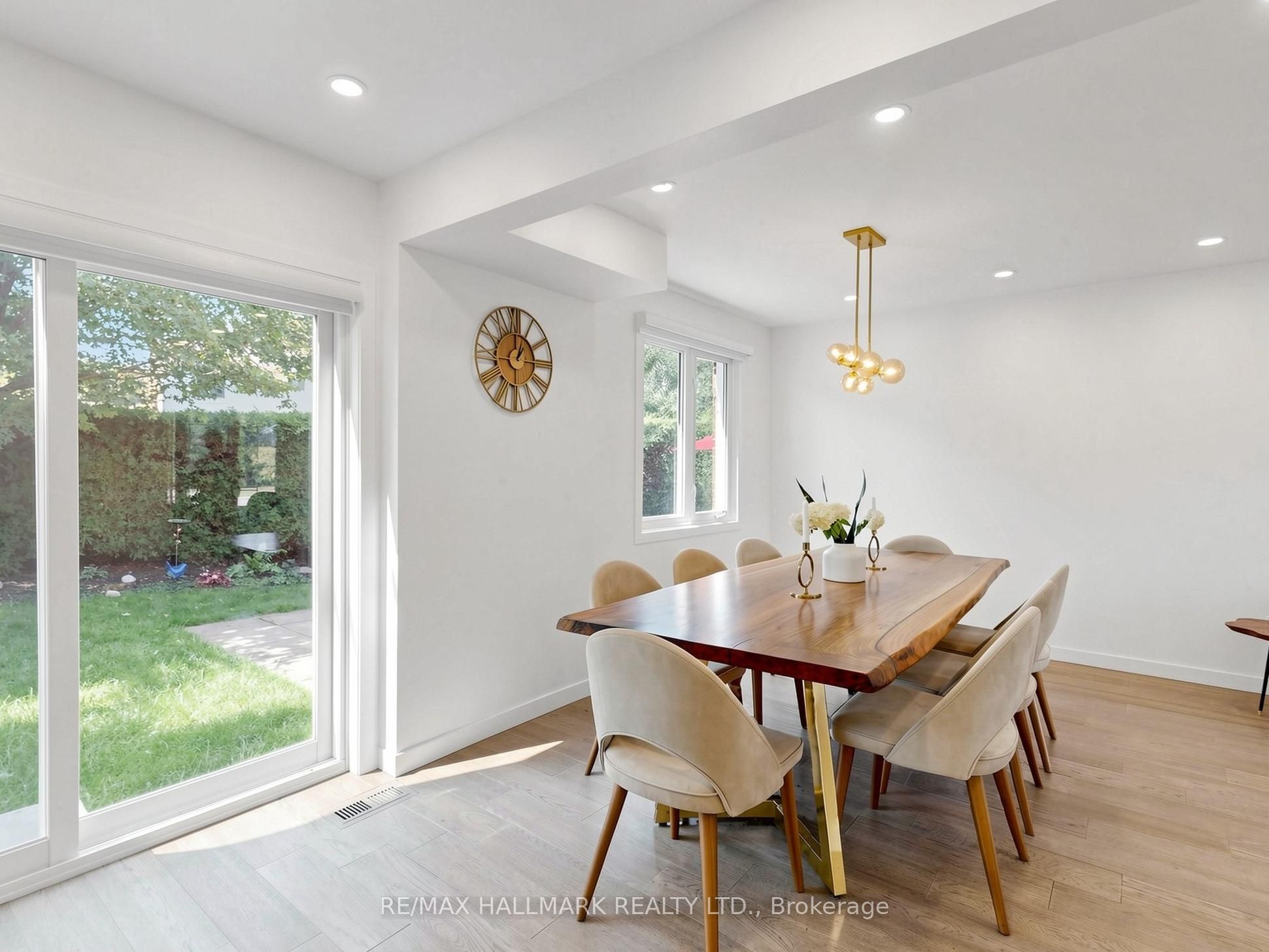 400 Handley Crescent Property Photo 14