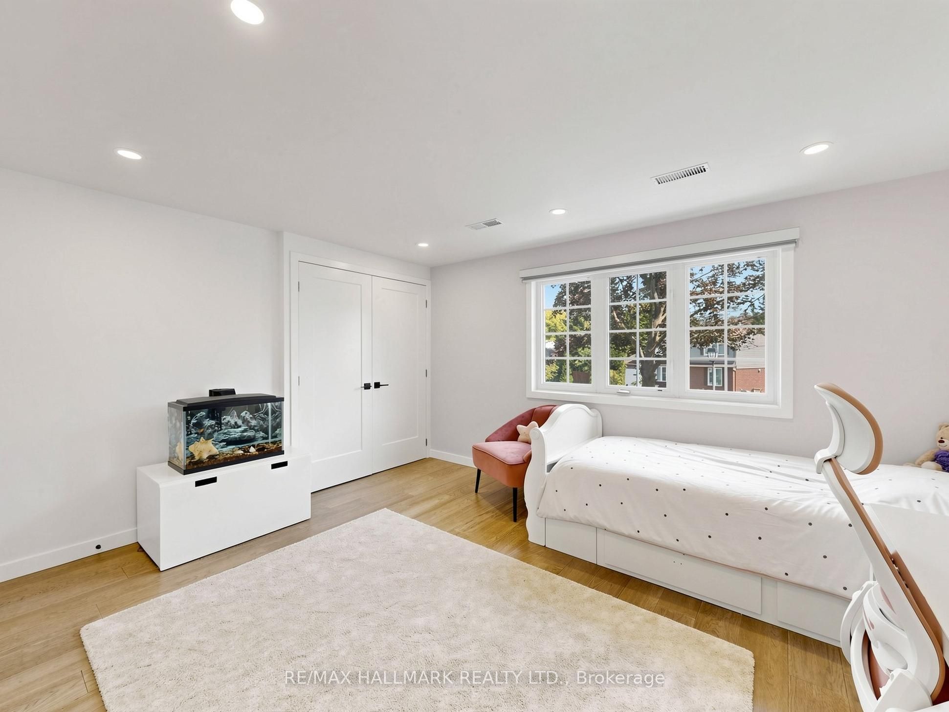 400 Handley Crescent Property Photo 27