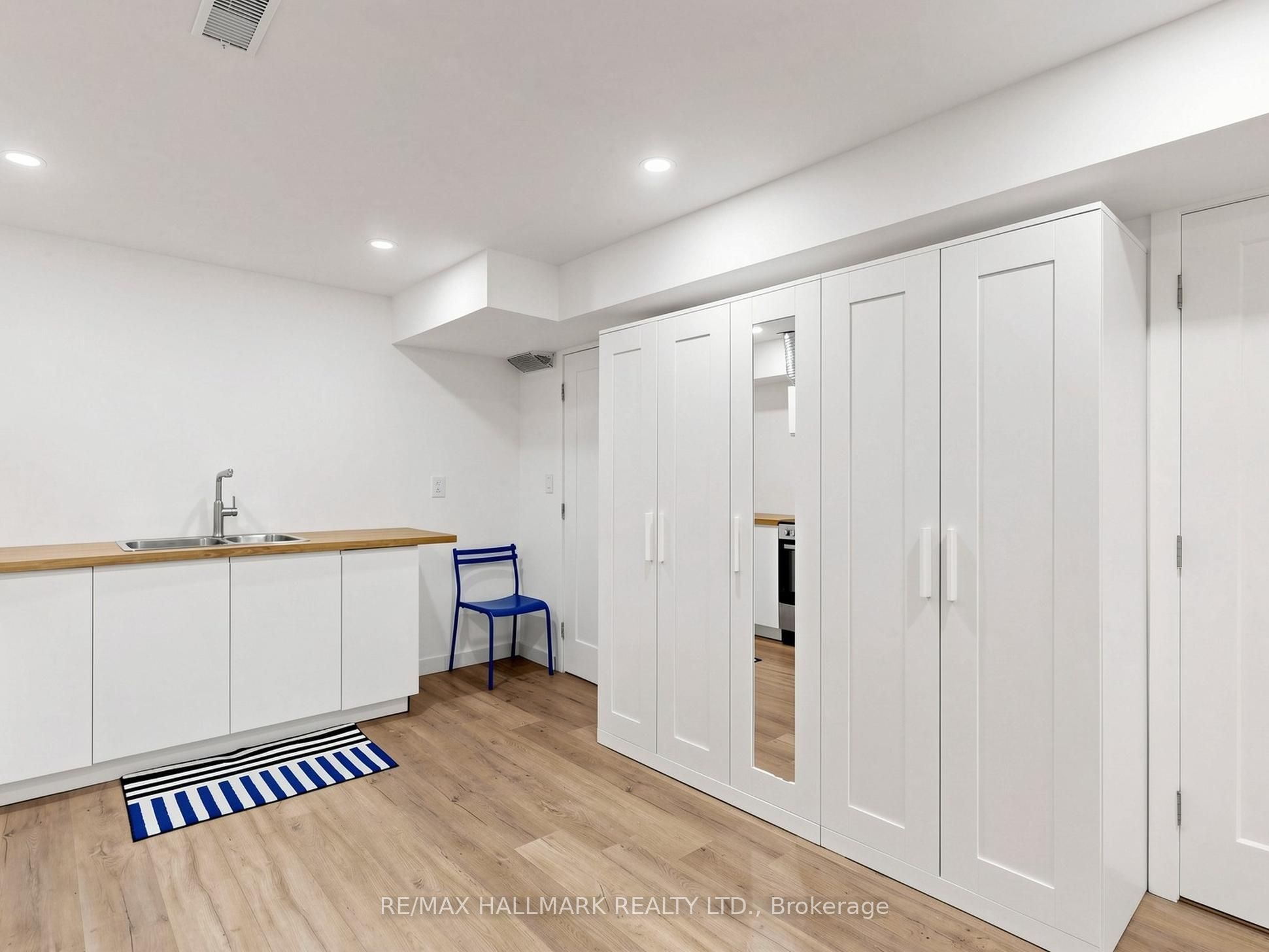 400 Handley Crescent Property Photo 32