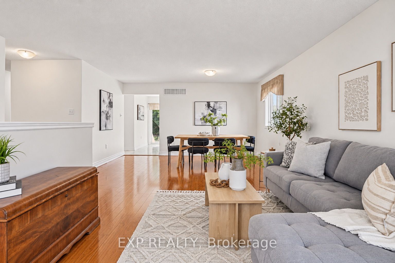 2434 Ralph Street Property Photo 5