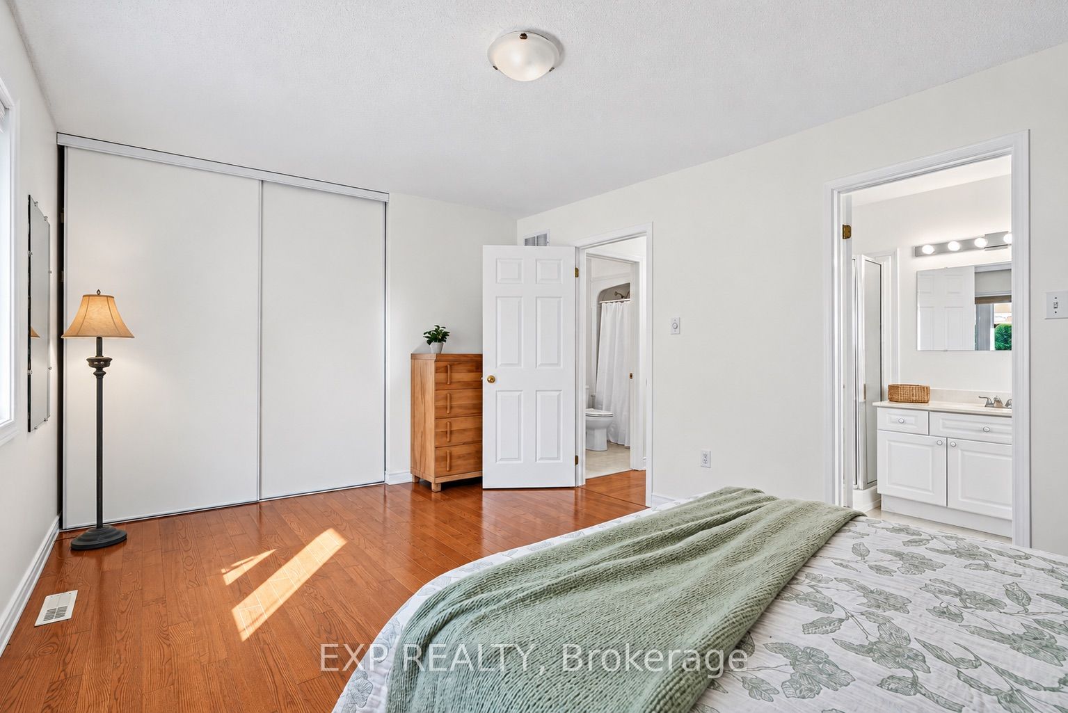 2434 Ralph Street Property Photo 8