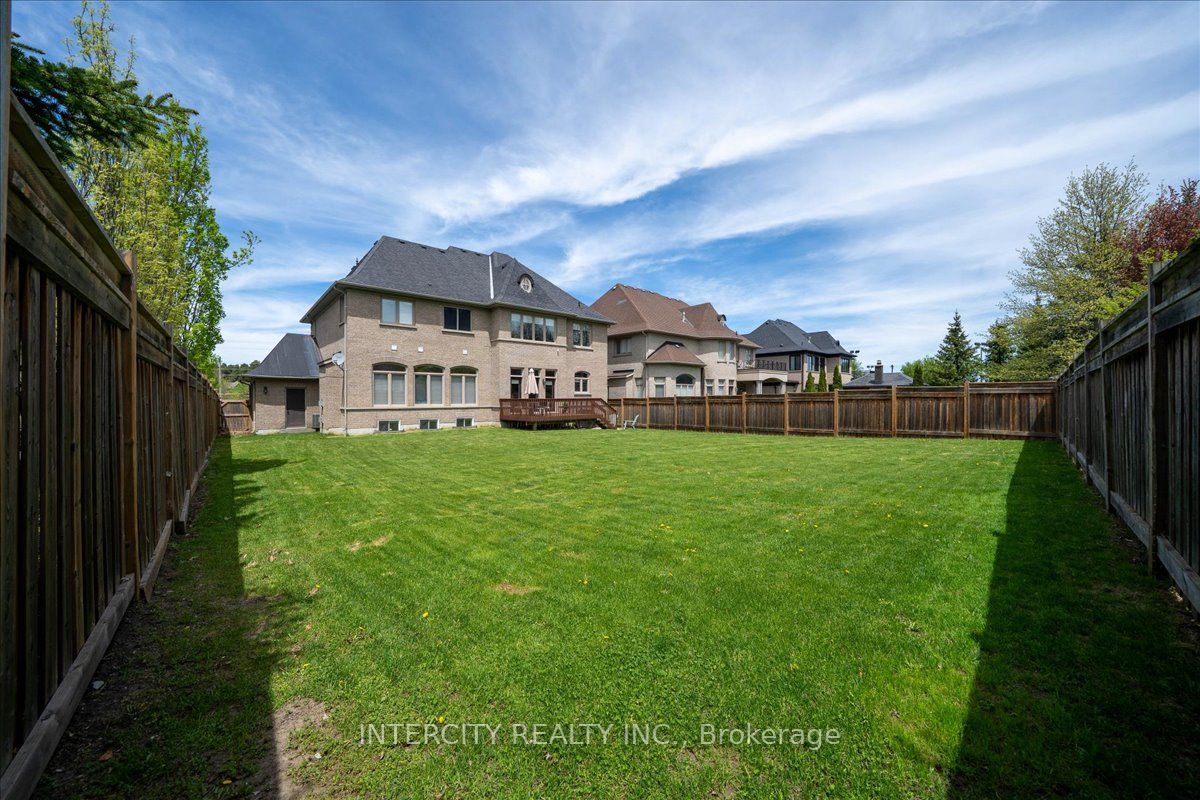 233 Carisbrooke Circle Property Photo 47