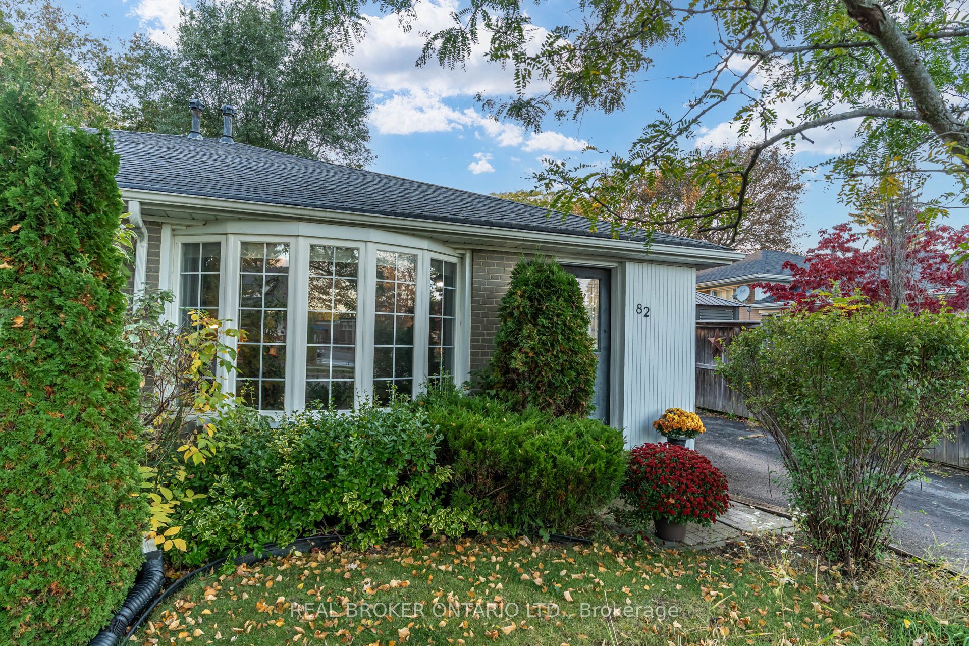 82 Tecumseth Drive Property Photo 1