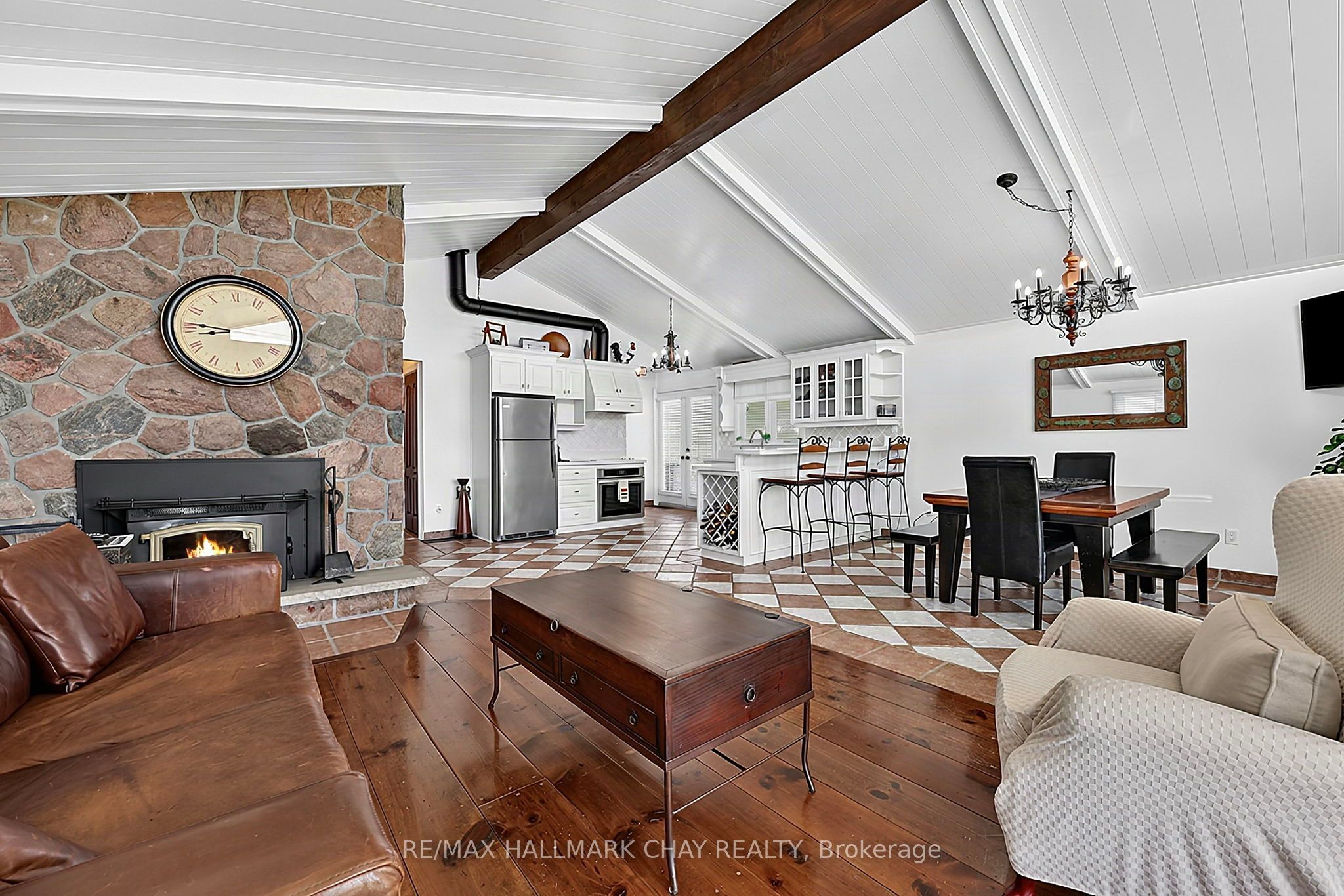 2544 Tottenham Road Property Photo 19