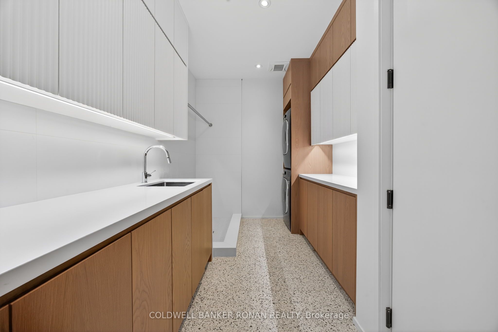 9 Gray Avenue Property Photo 34