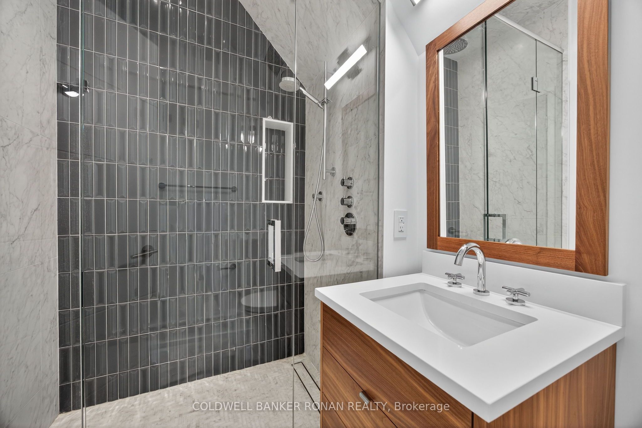 9 Gray Avenue Property Photo 38