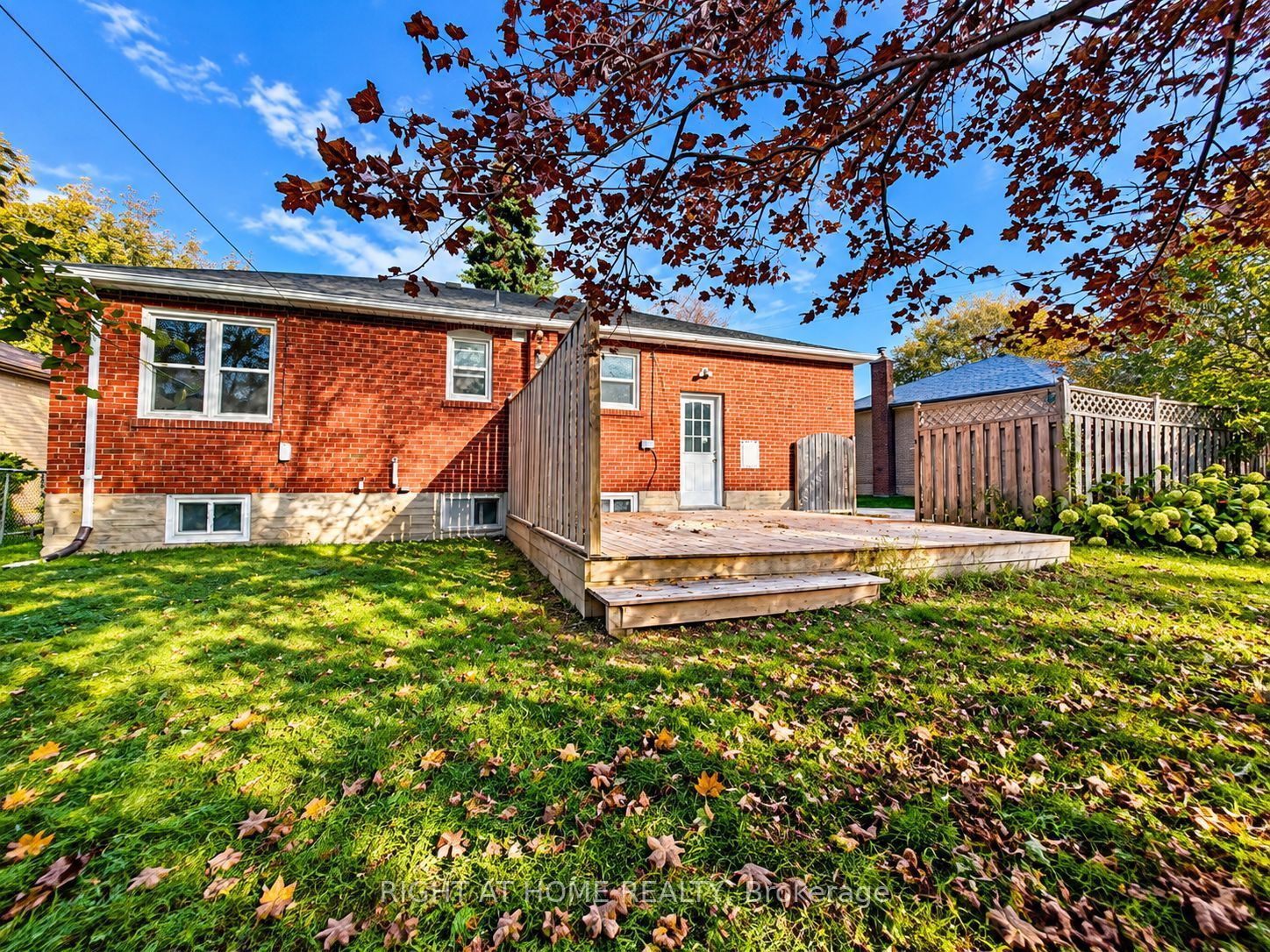 72 Monkswood Crescent Main Floor Property Photo 25