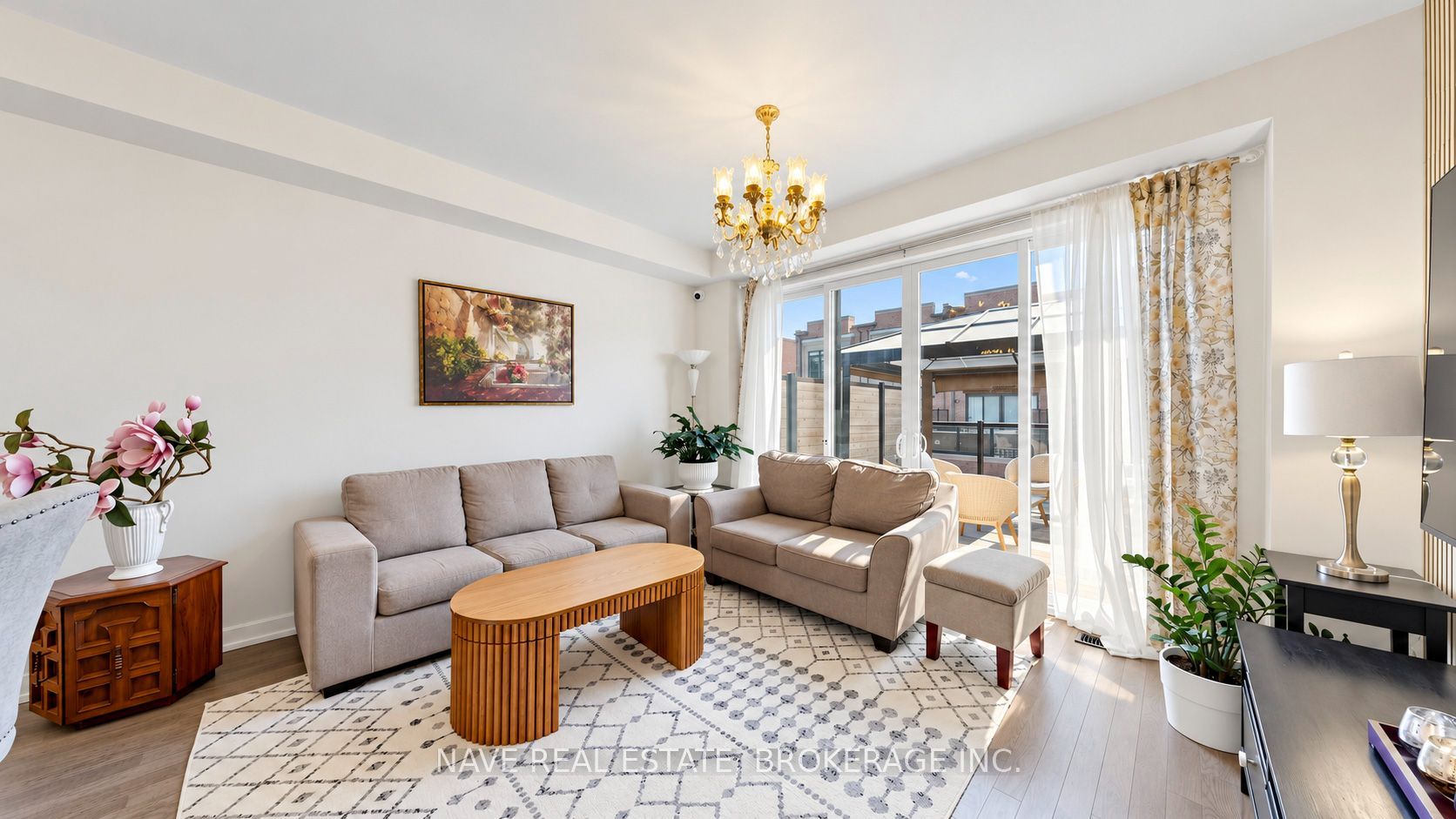 80 Troon Avenue Property Photo 3