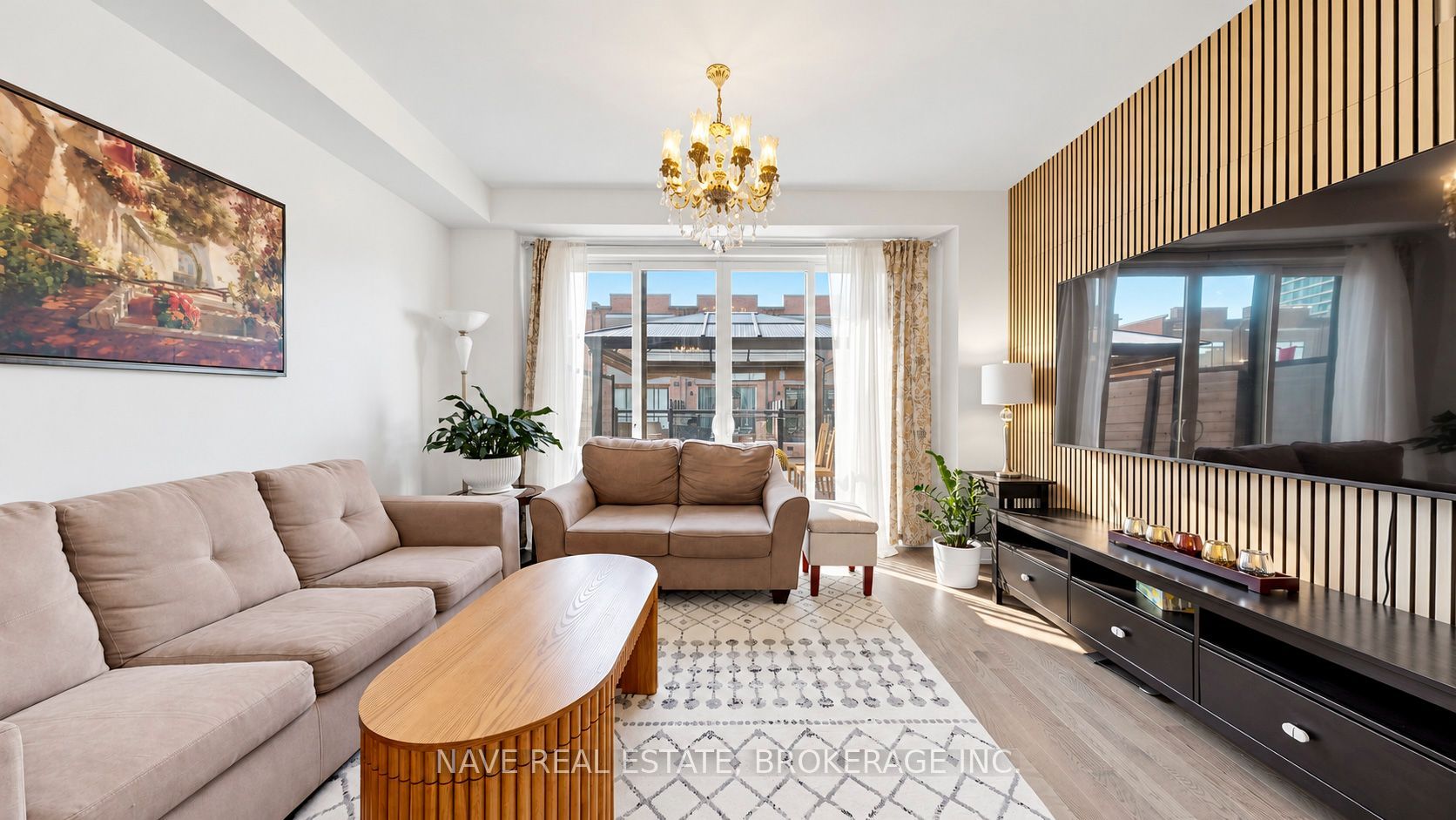 80 Troon Avenue Property Photo 4