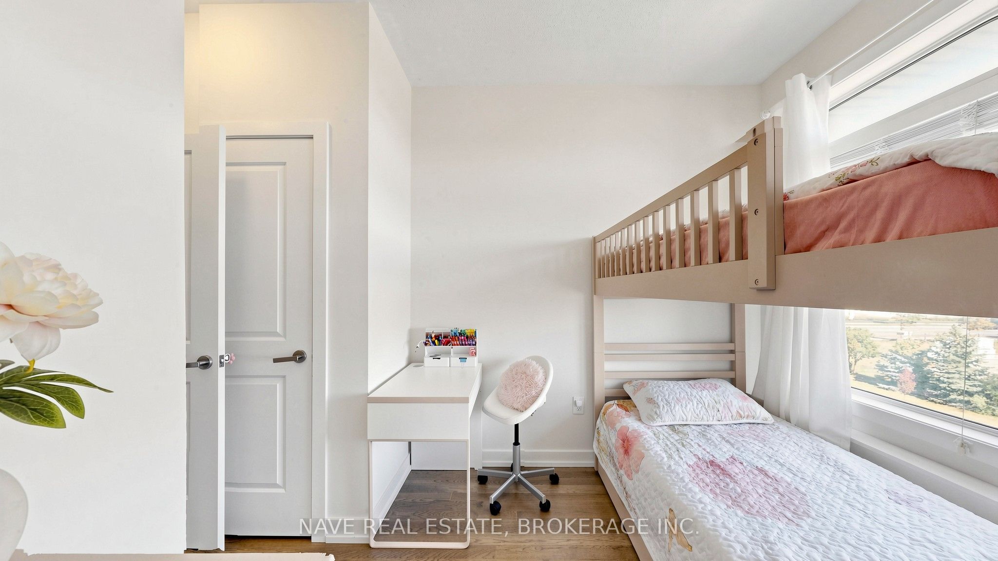 80 Troon Avenue Property Photo 15
