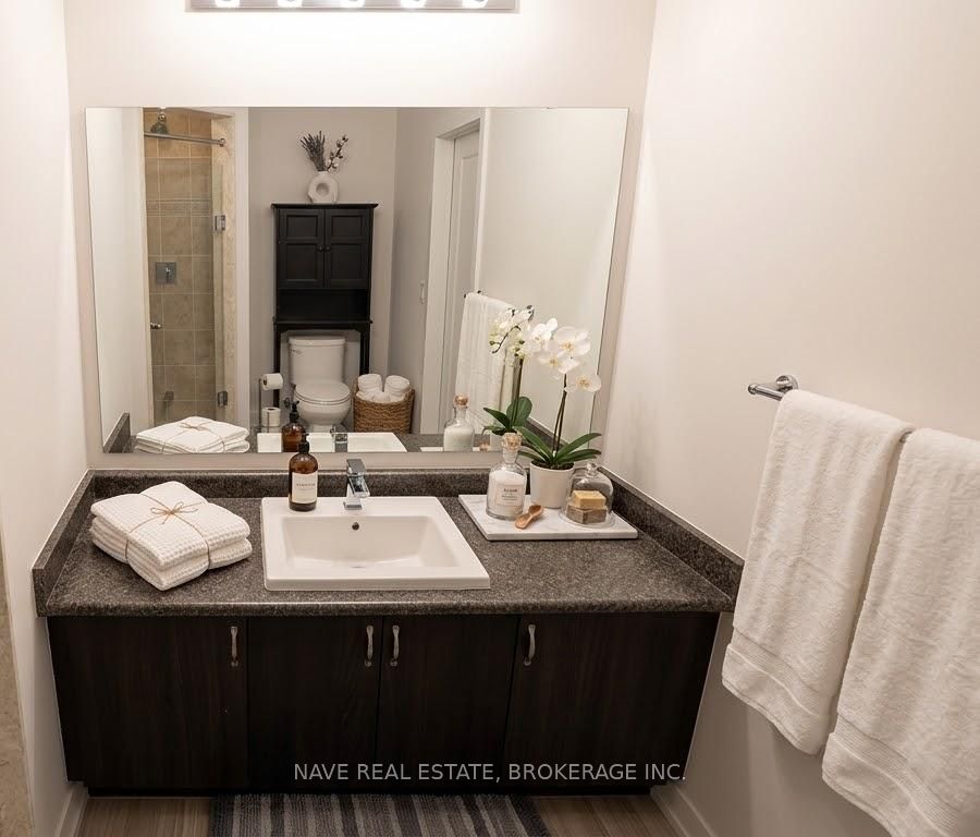 80 Troon Avenue Property Photo 17