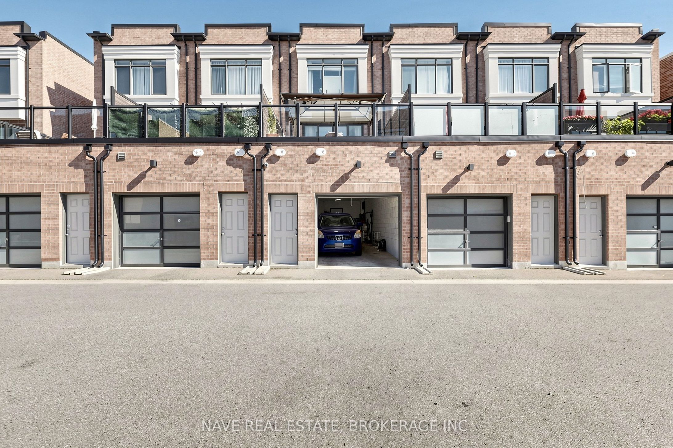 80 Troon Avenue Property Photo 18
