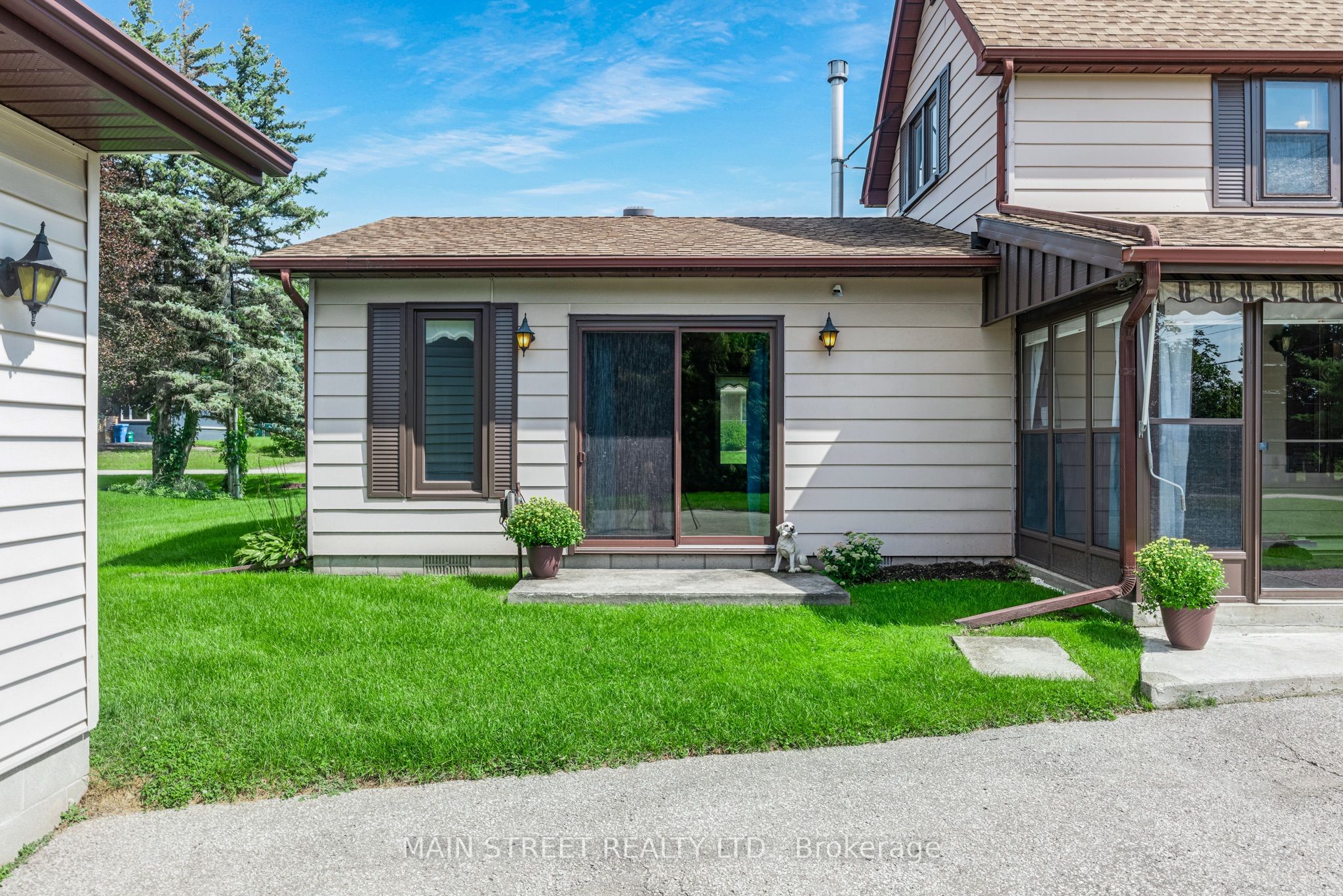 60 Albert Street Property Photo 37