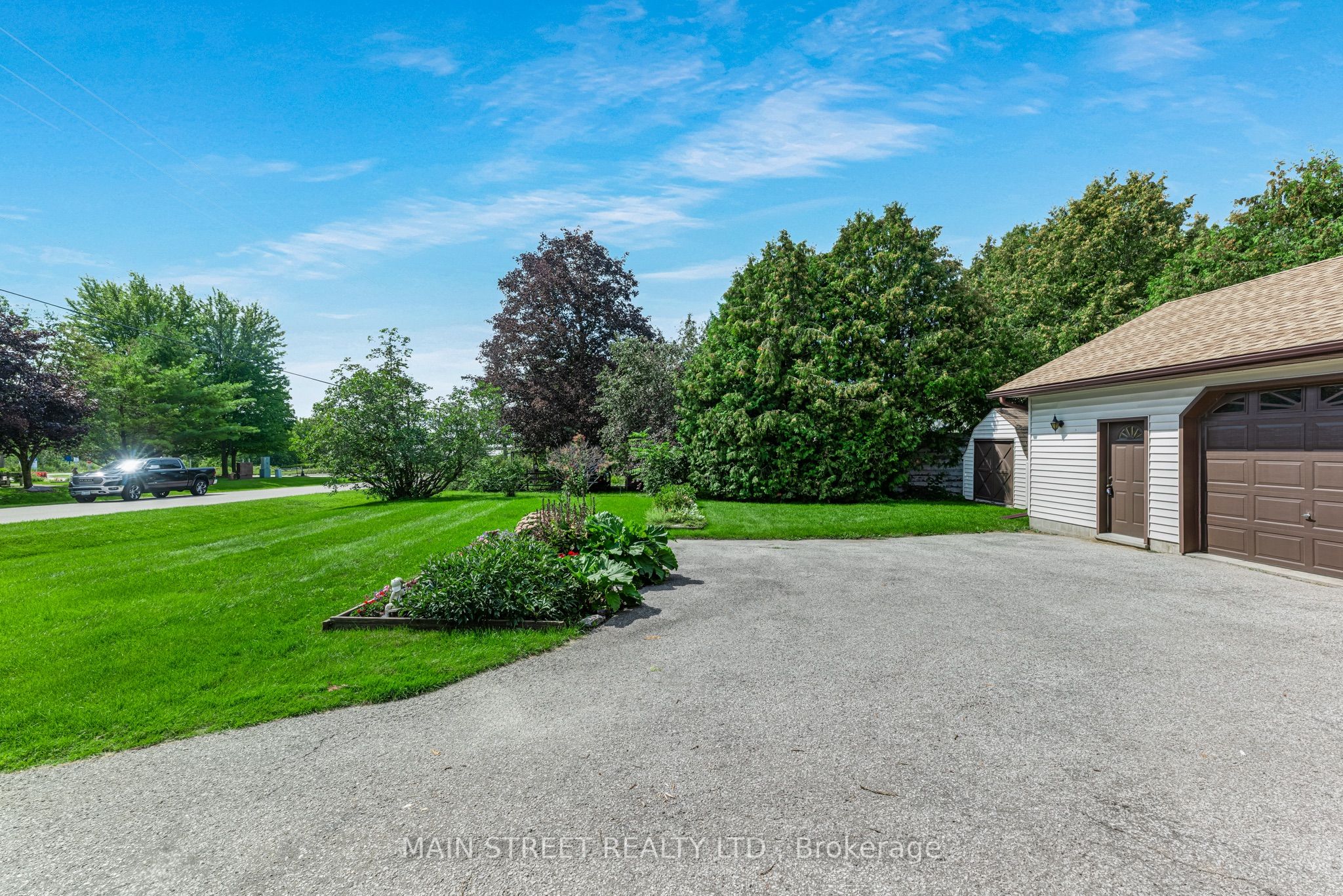 60 Albert Street Property Photo 41