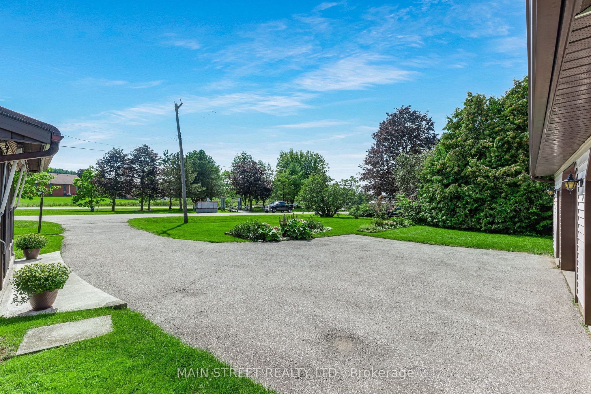 60 Albert Street Property Photo 42