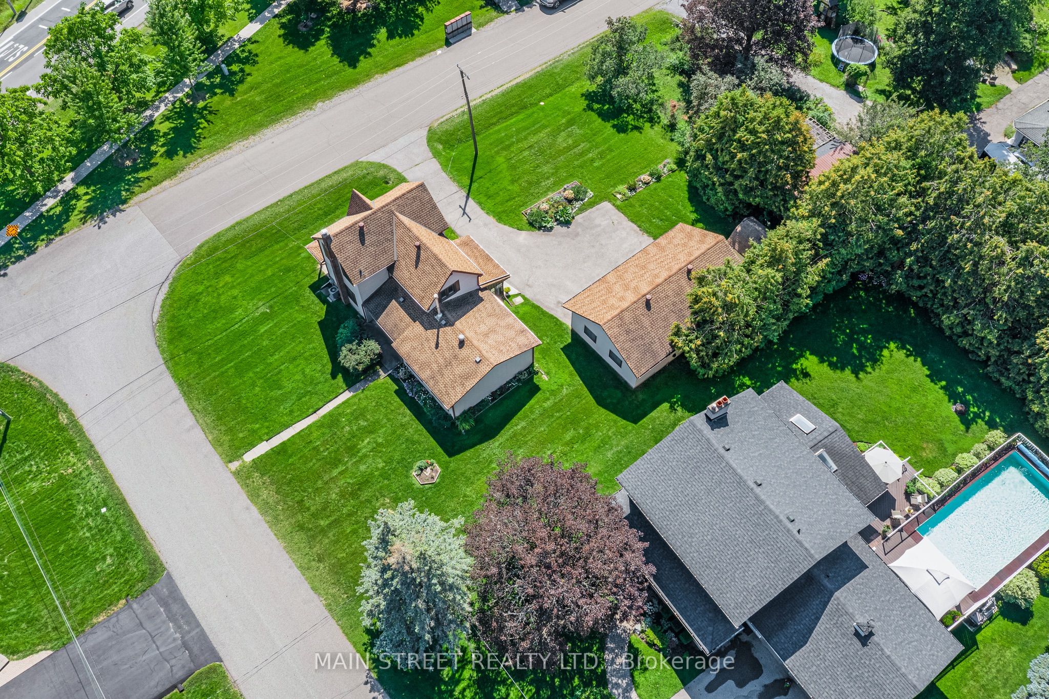 60 Albert Street Property Photo 49