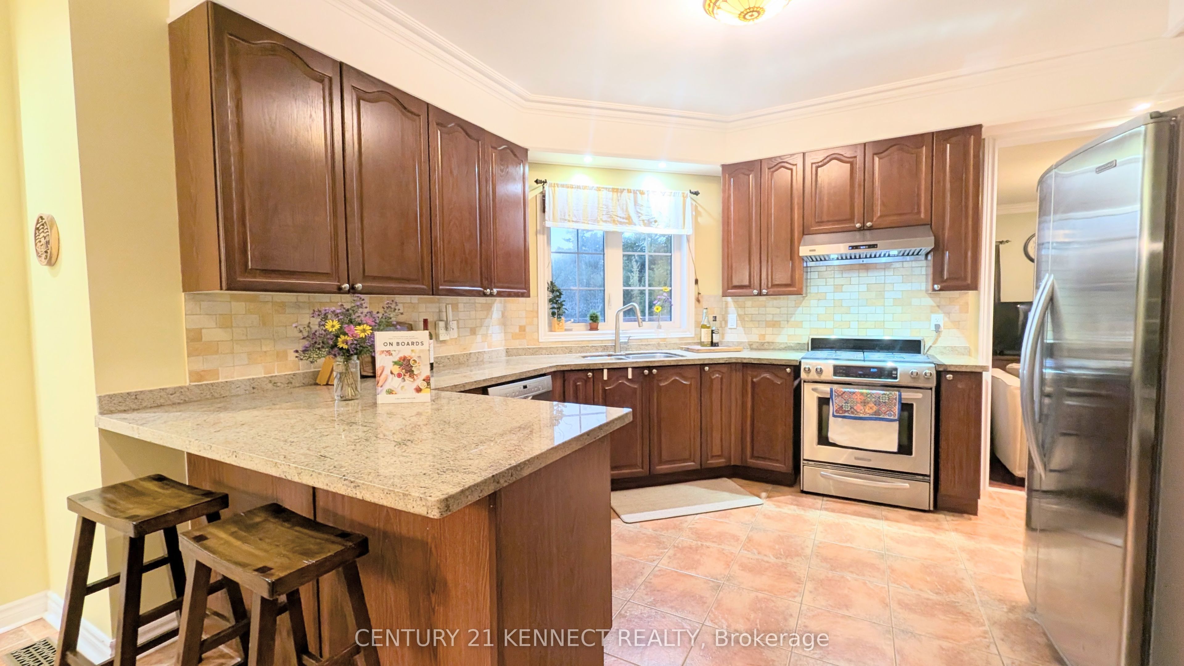 365 Old Colony Road Property Photo 6