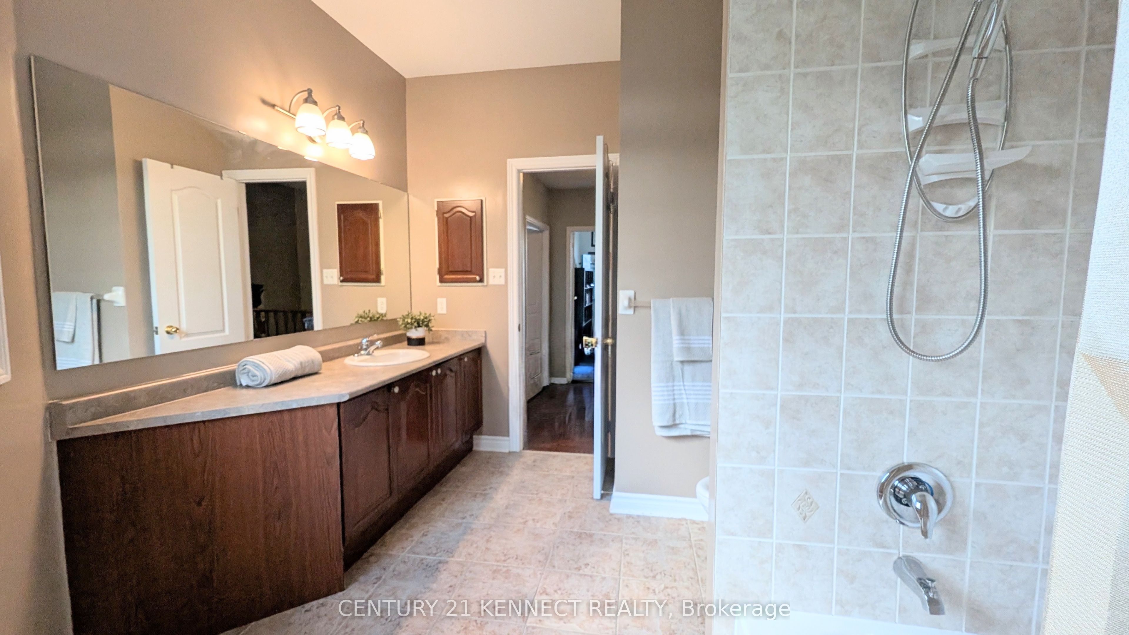 365 Old Colony Road Property Photo 27