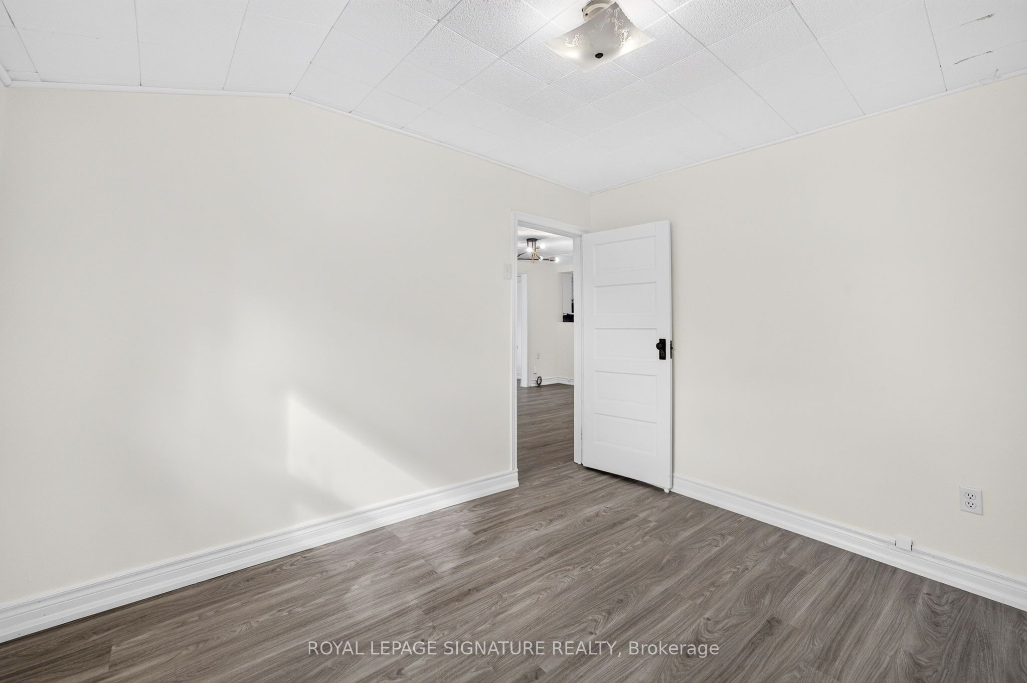 54 Farley Circle Property Photo 26