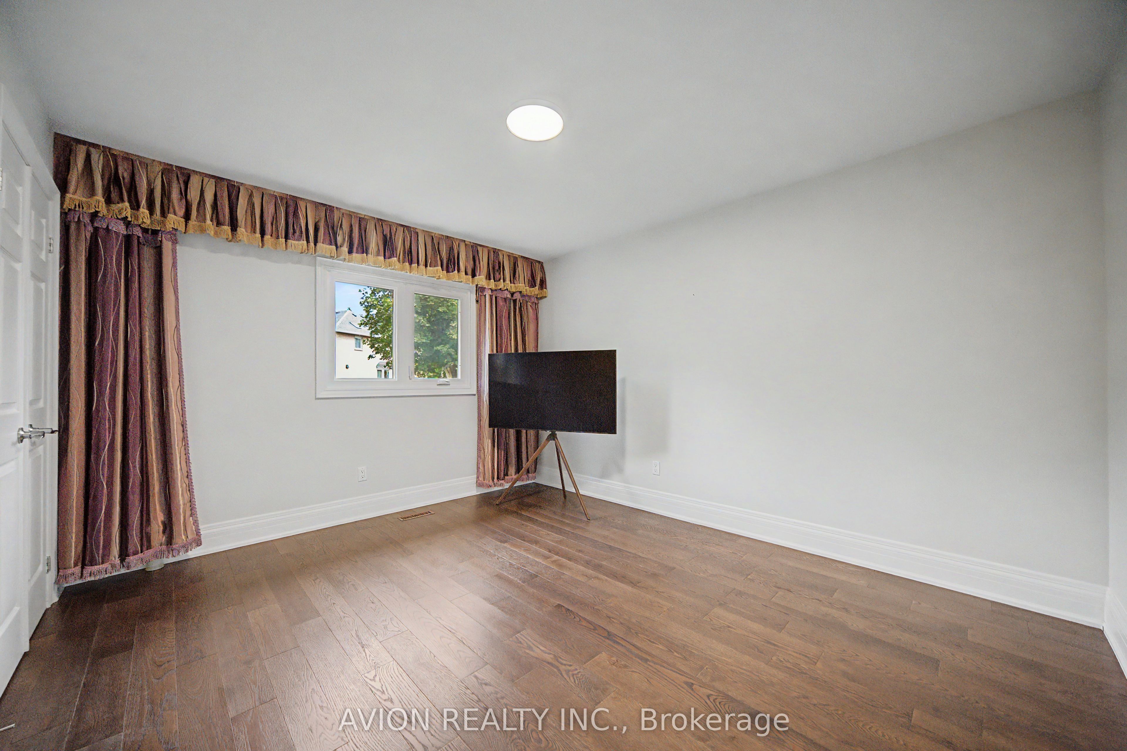 232 Green Lane Property Photo 38