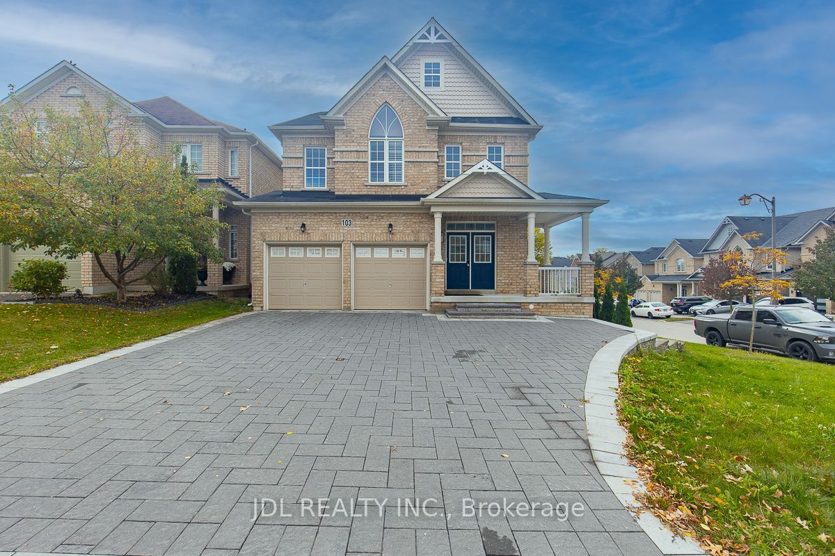 103 Herefordshire Crescent