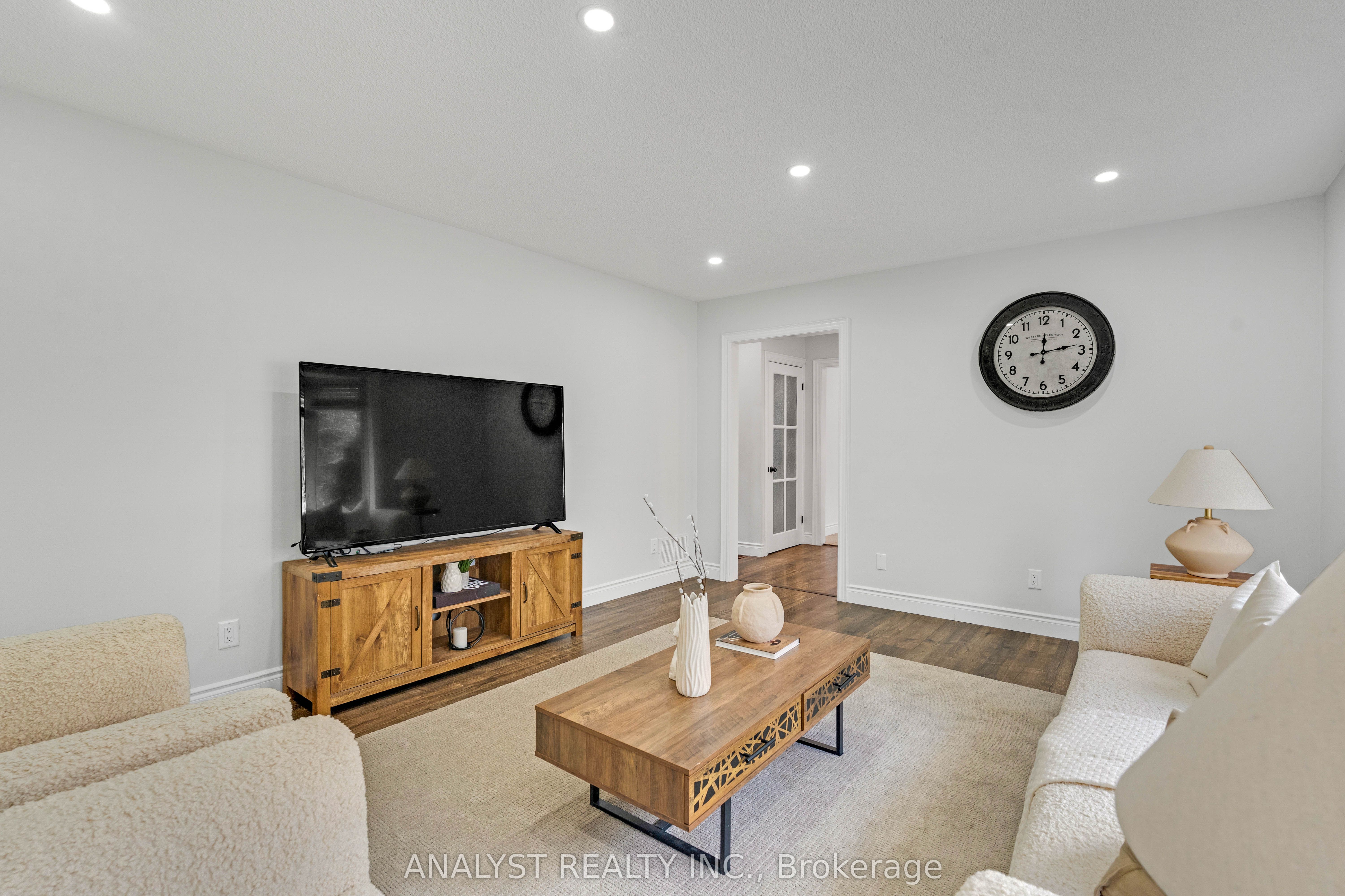 19 Pine Park Boulevard Property Photo 3