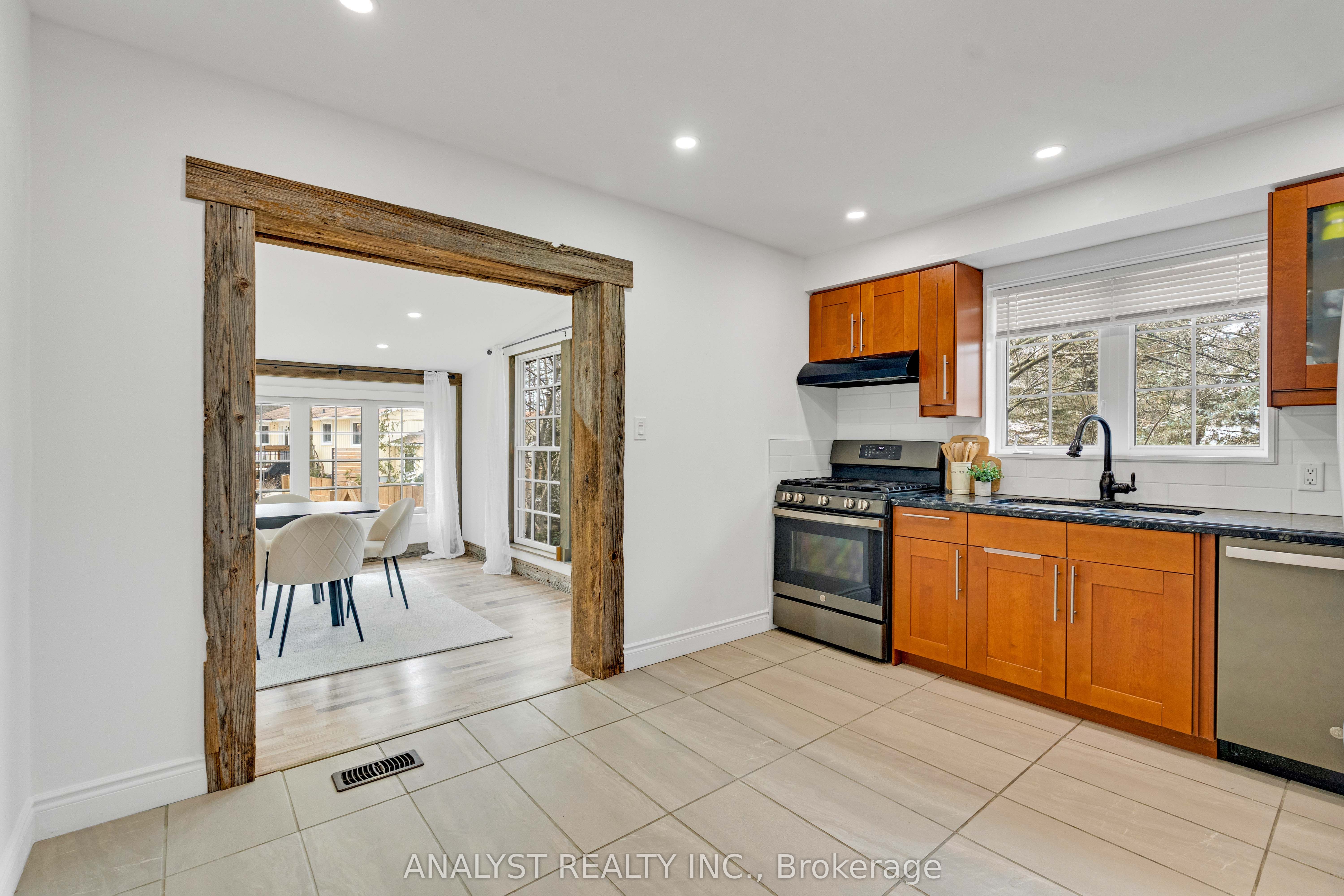 19 Pine Park Boulevard Property Photo 4