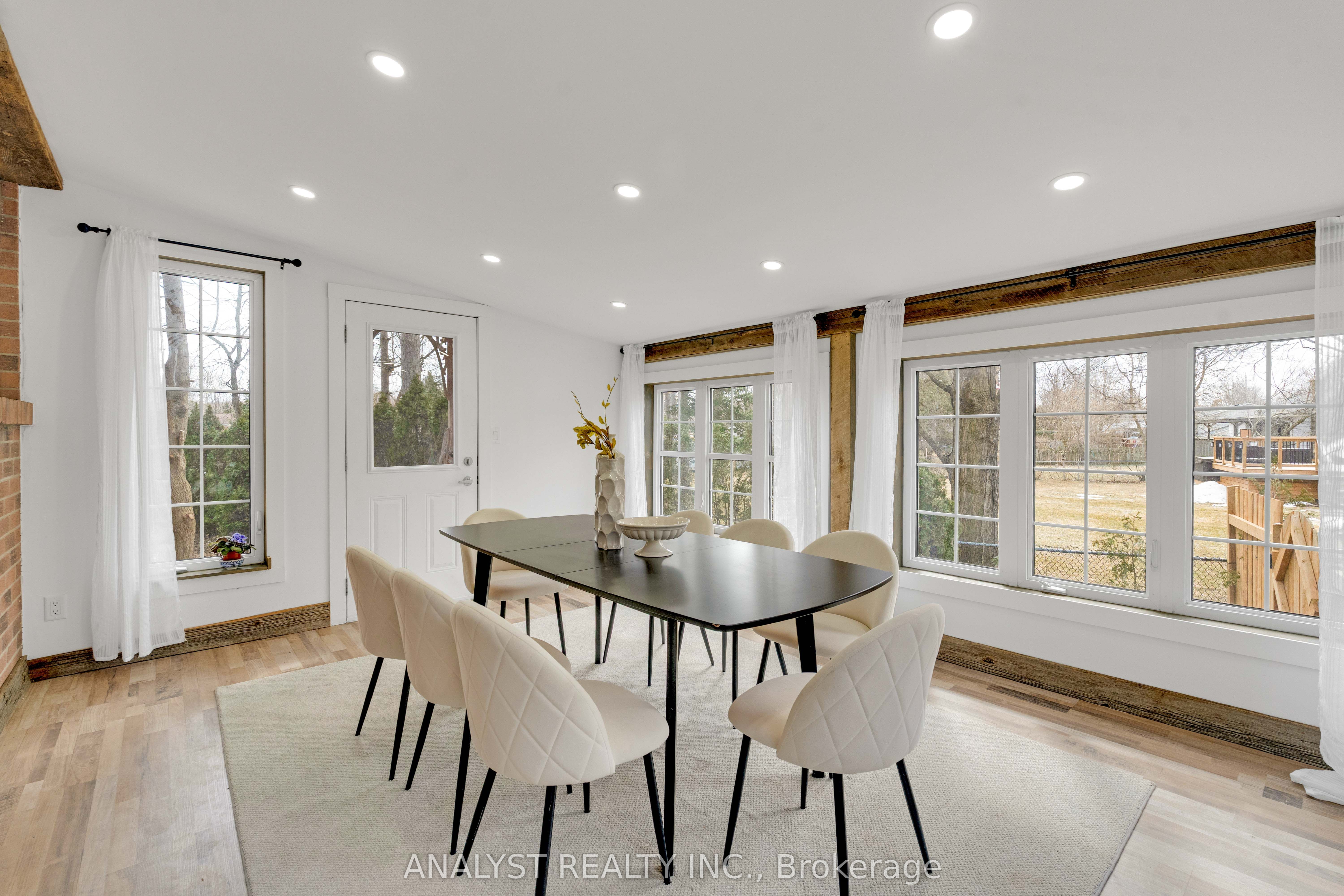 19 Pine Park Boulevard Property Photo 7