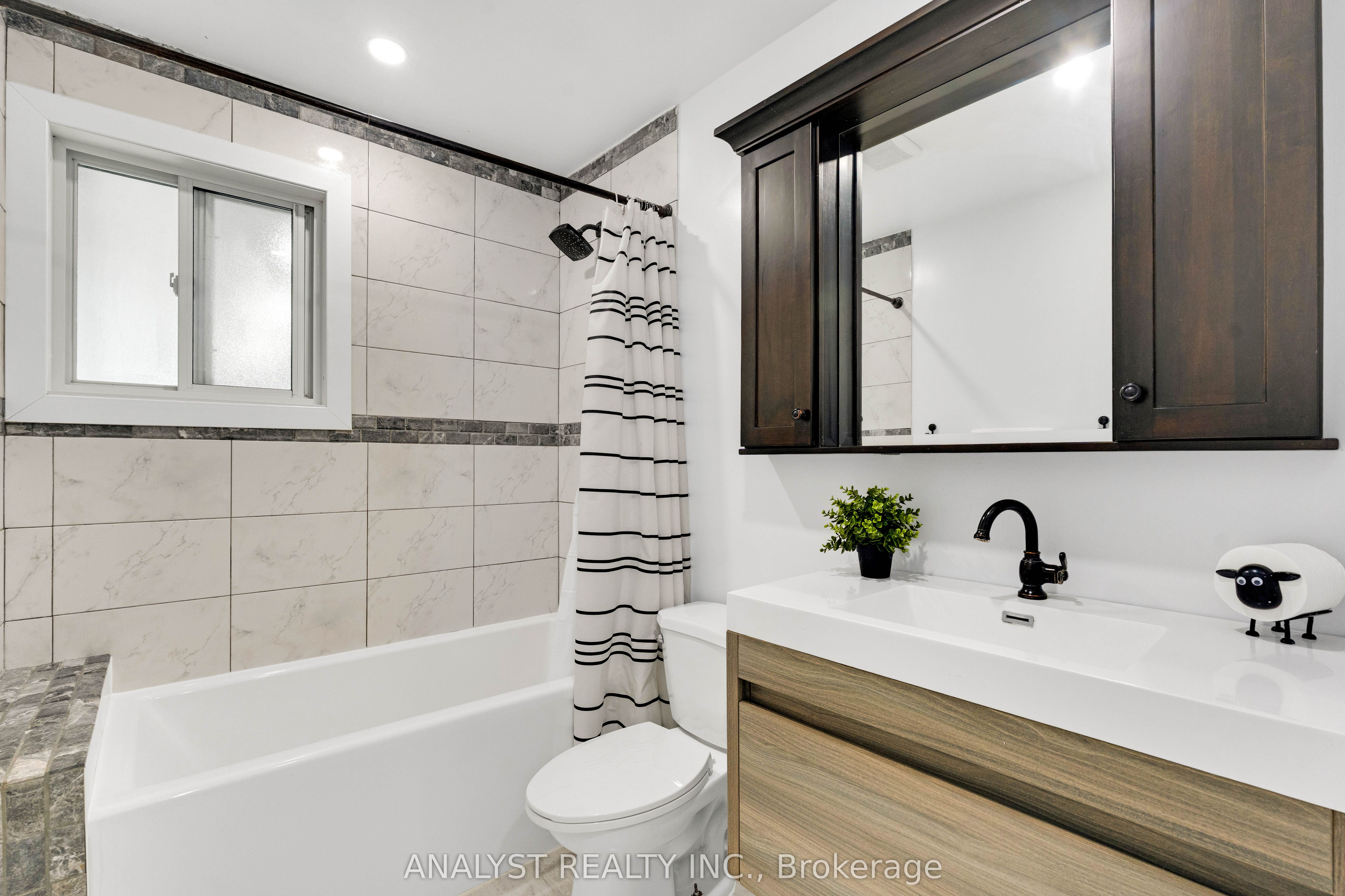 19 Pine Park Boulevard Property Photo 13