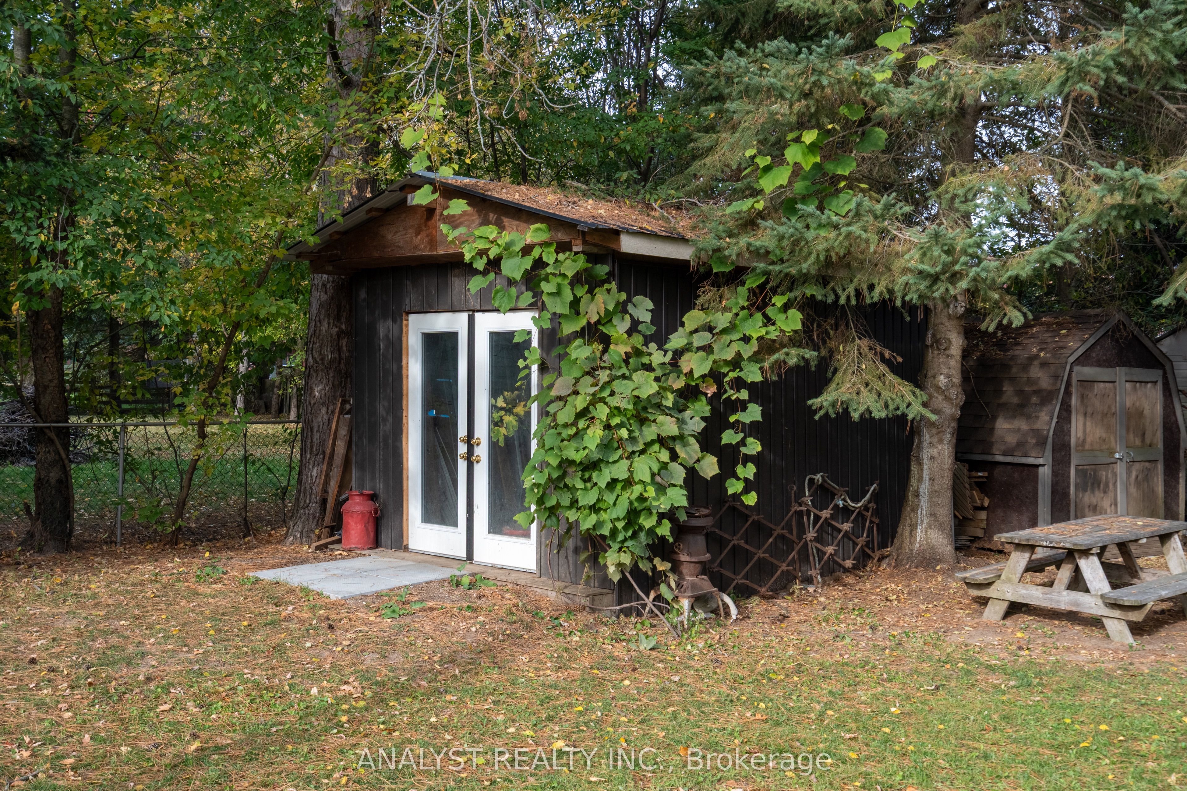 19 Pine Park Boulevard Property Photo 38