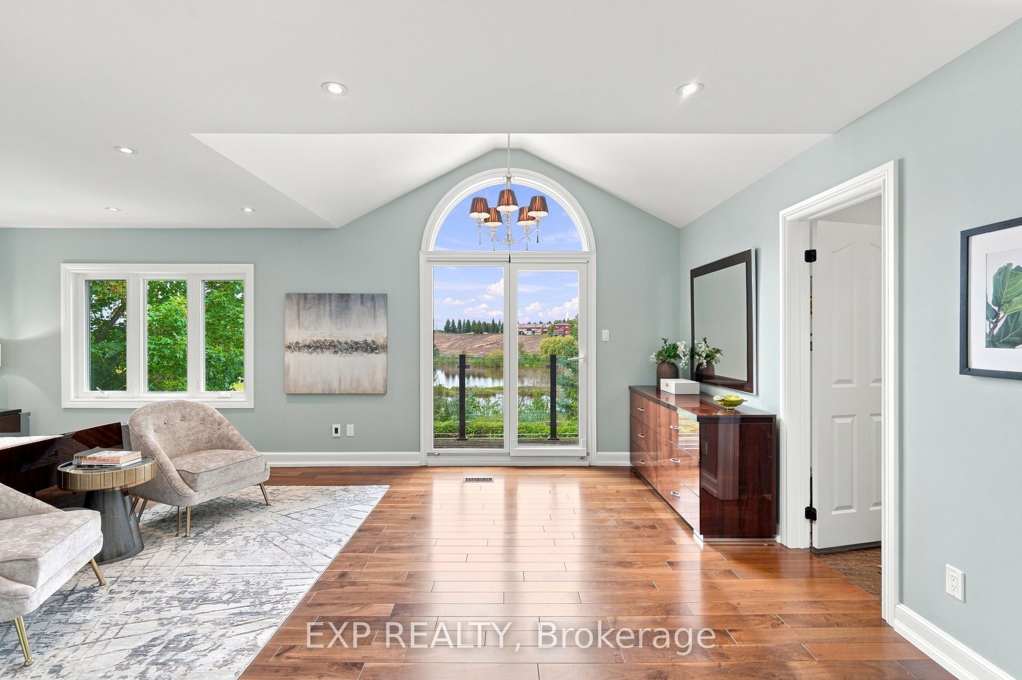 655 Culler Mews Property Photo 20