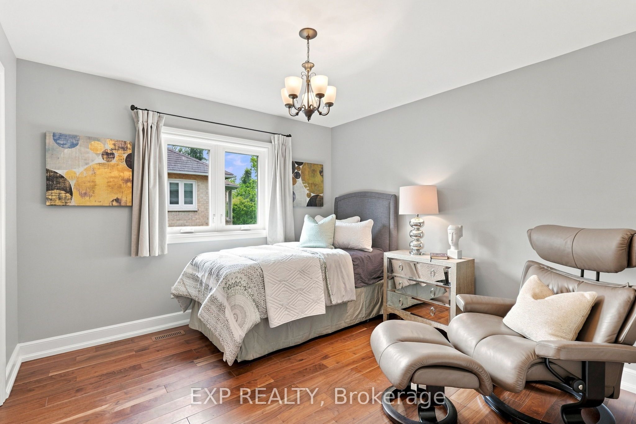 655 Culler Mews Property Photo 32
