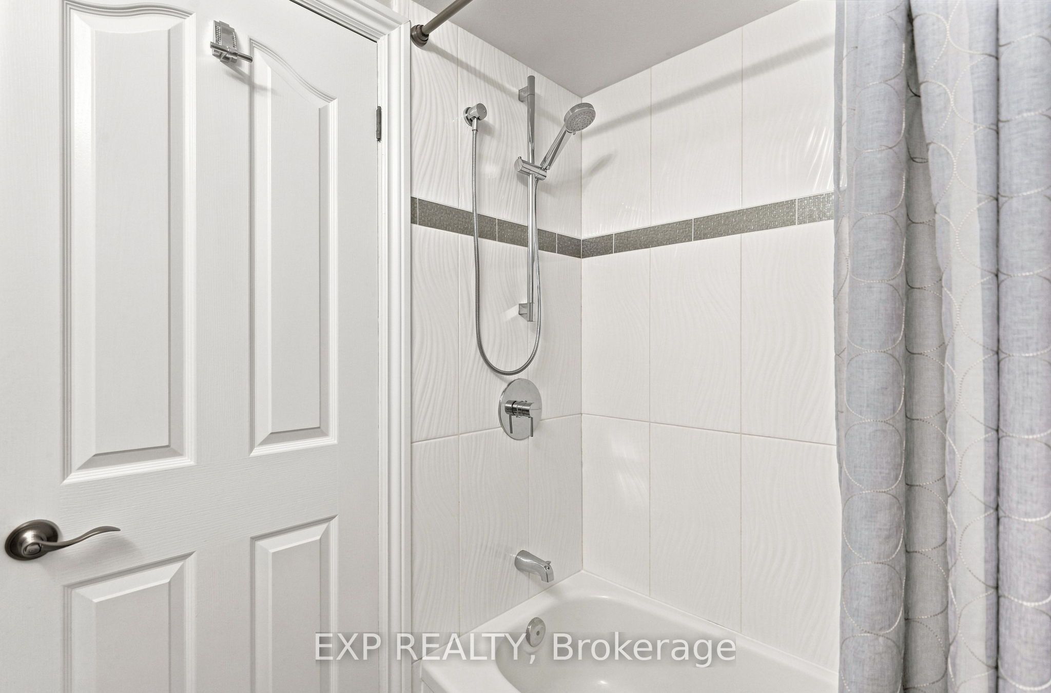 655 Culler Mews Property Photo 37