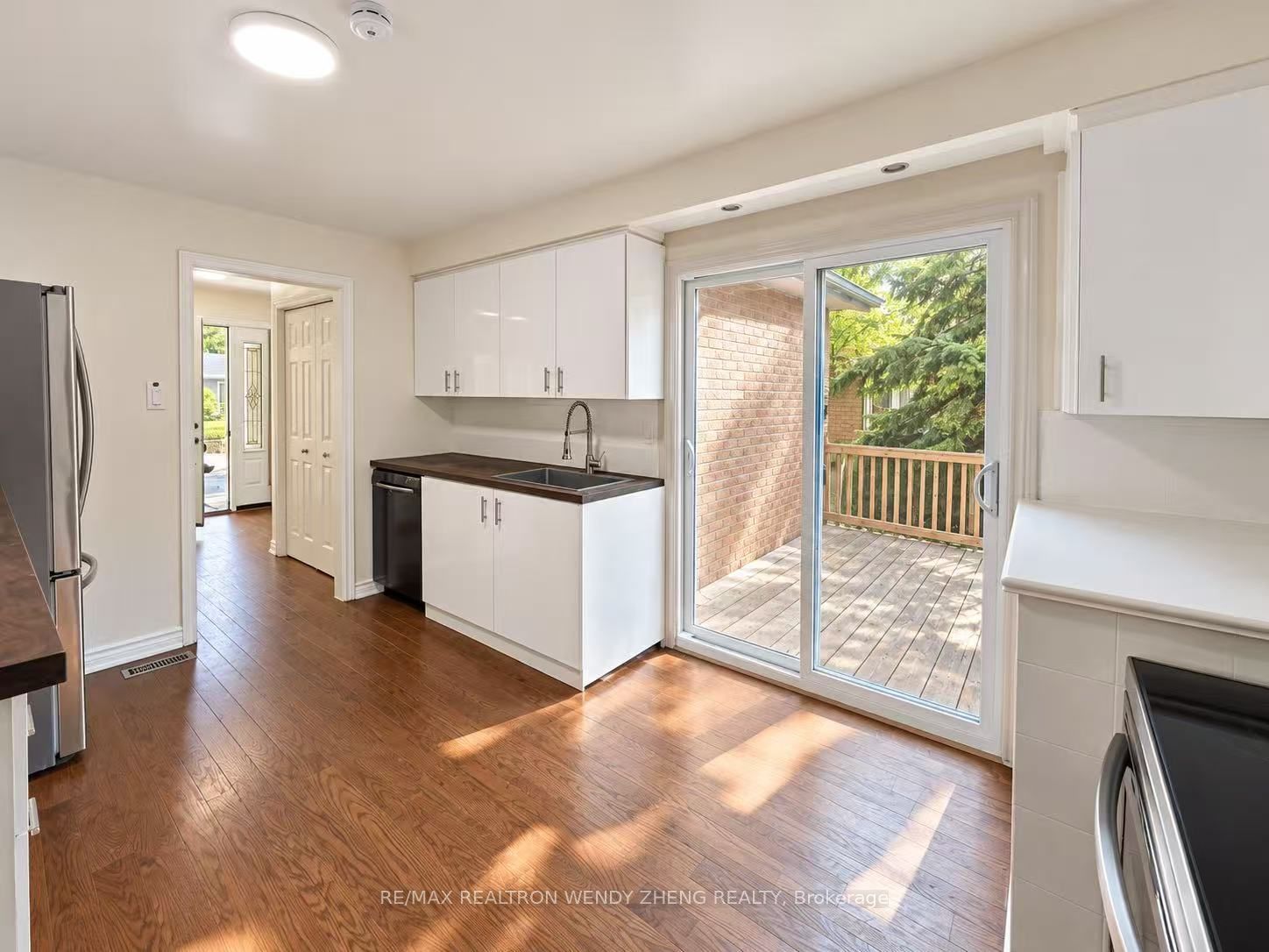 16 Sir Constantine Drive Main Property Photo 3