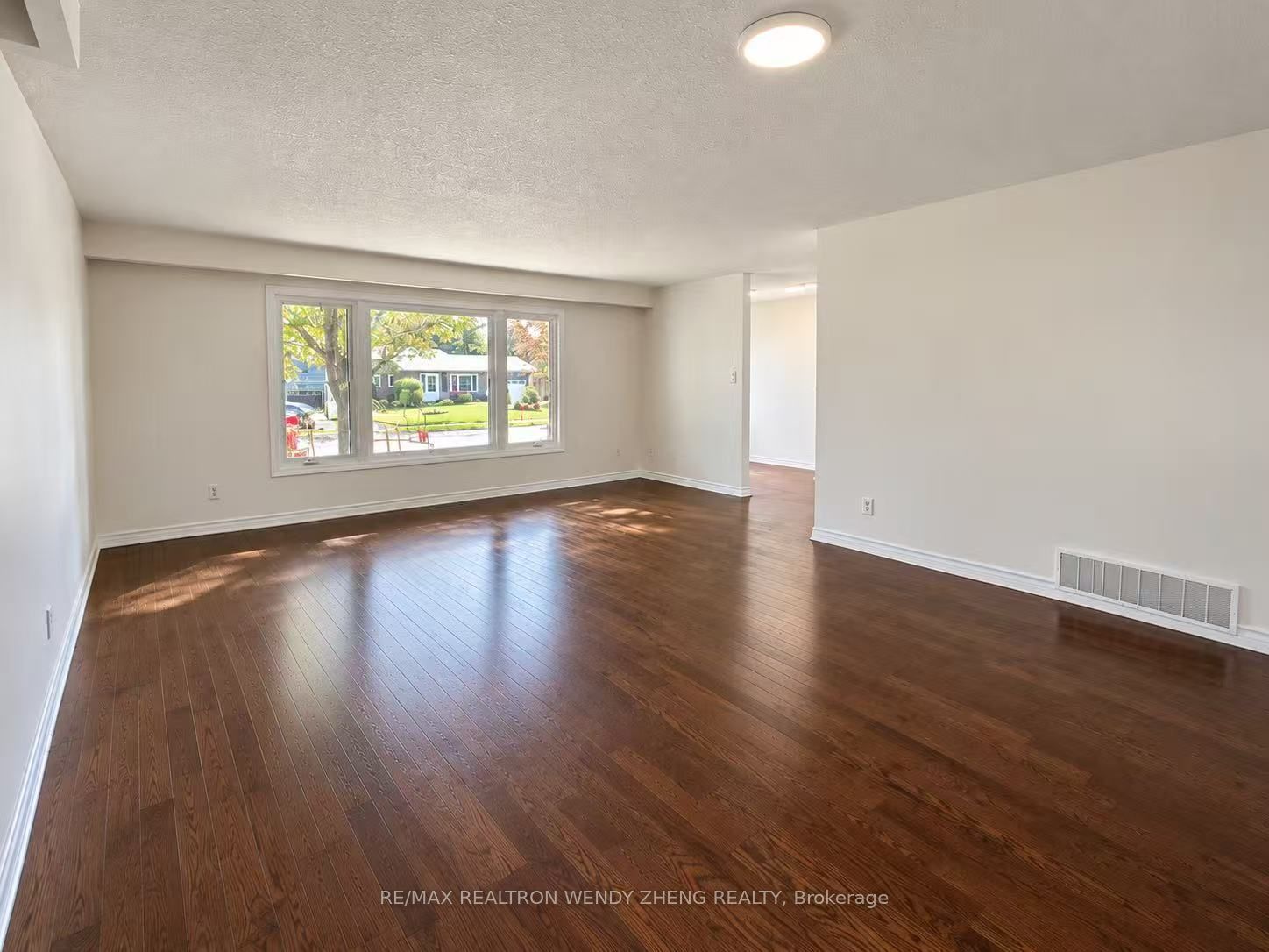 16 Sir Constantine Drive Main Property Photo 4