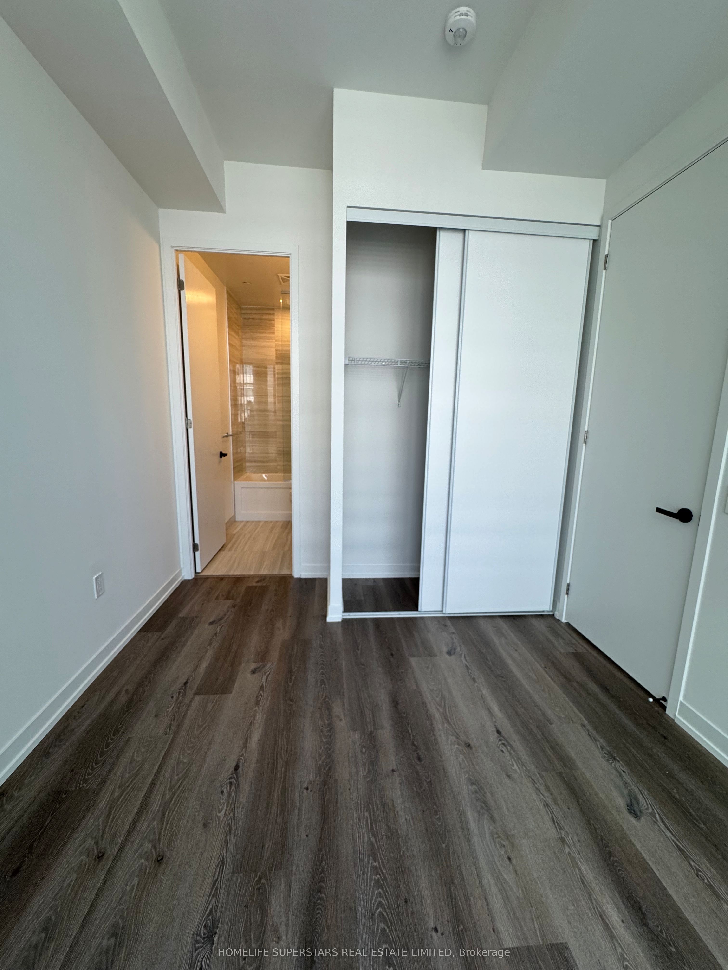225 Commerce Street 5815 Property Photo 8