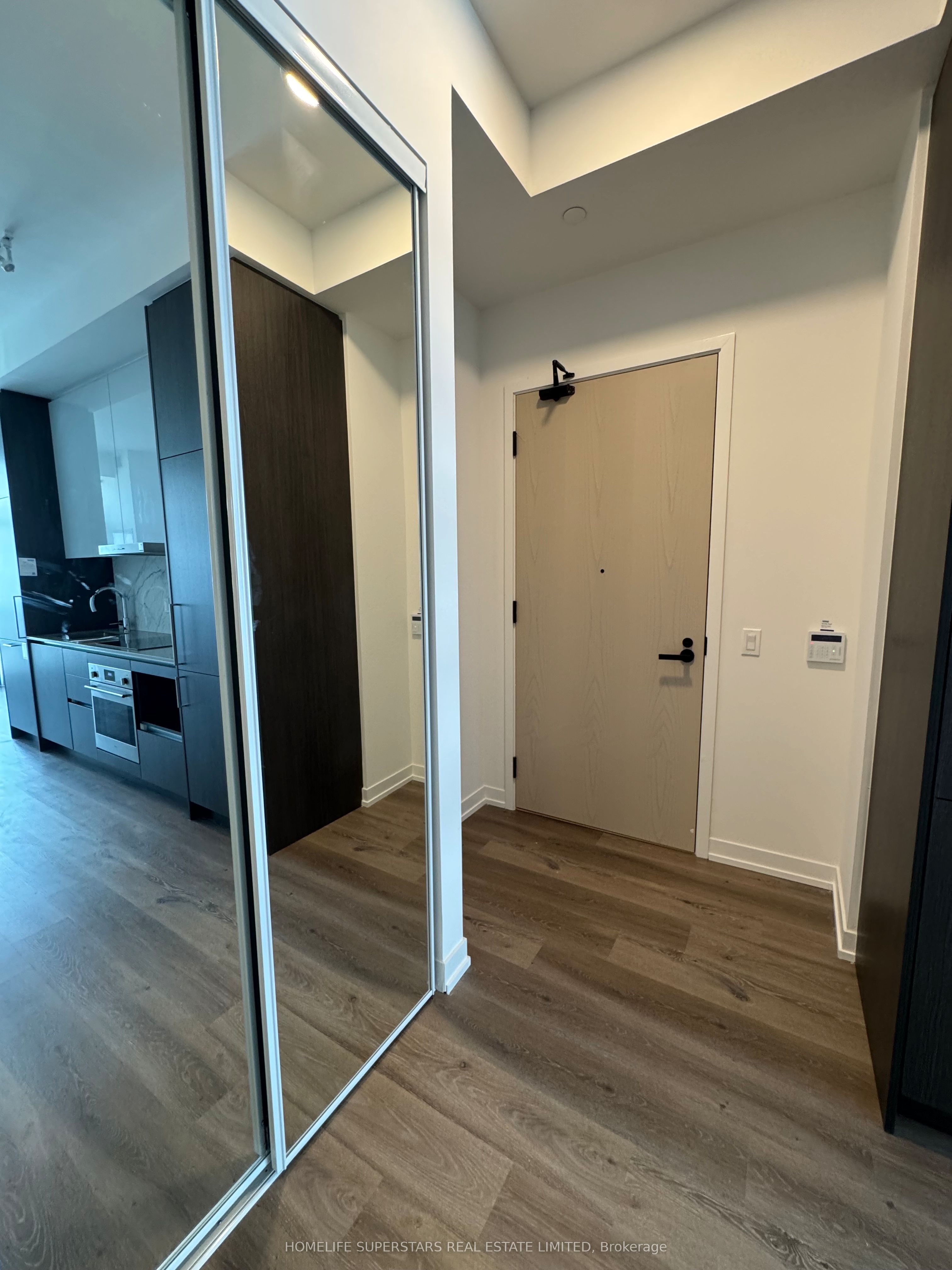 225 Commerce Street 5815 Property Photo 12