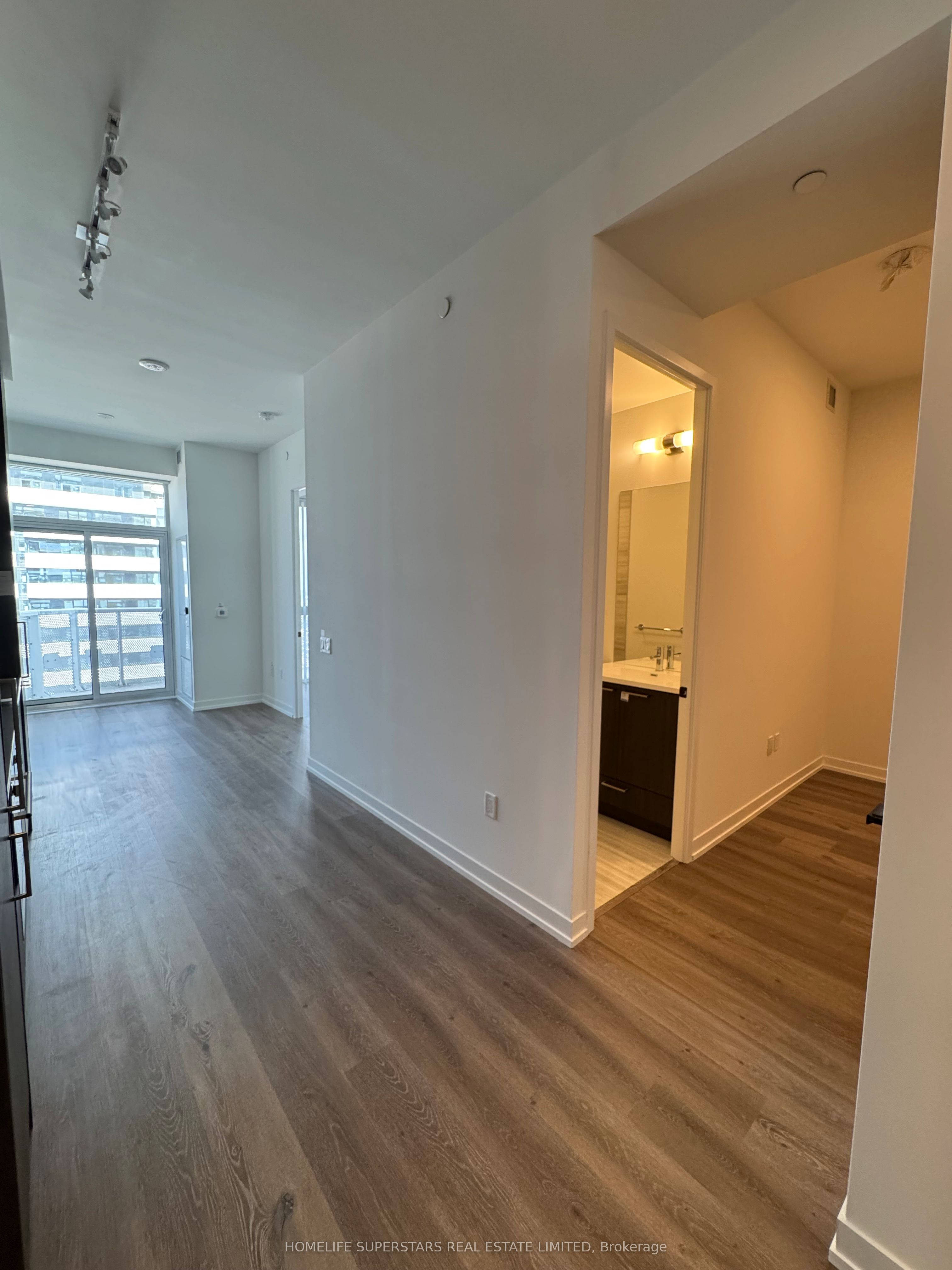 225 Commerce Street 5815 Property Photo 16
