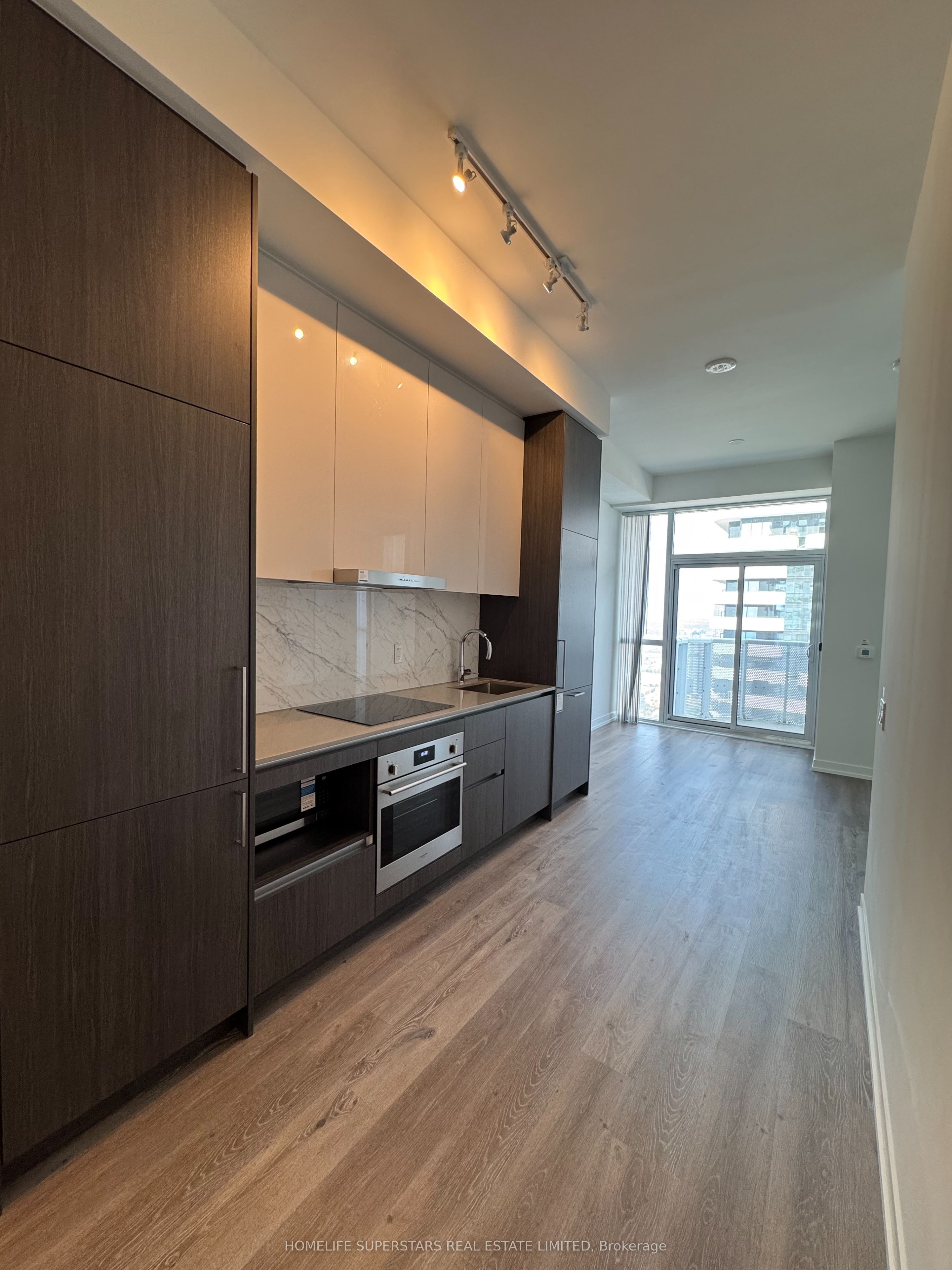225 Commerce Street 5815 Property Photo 19