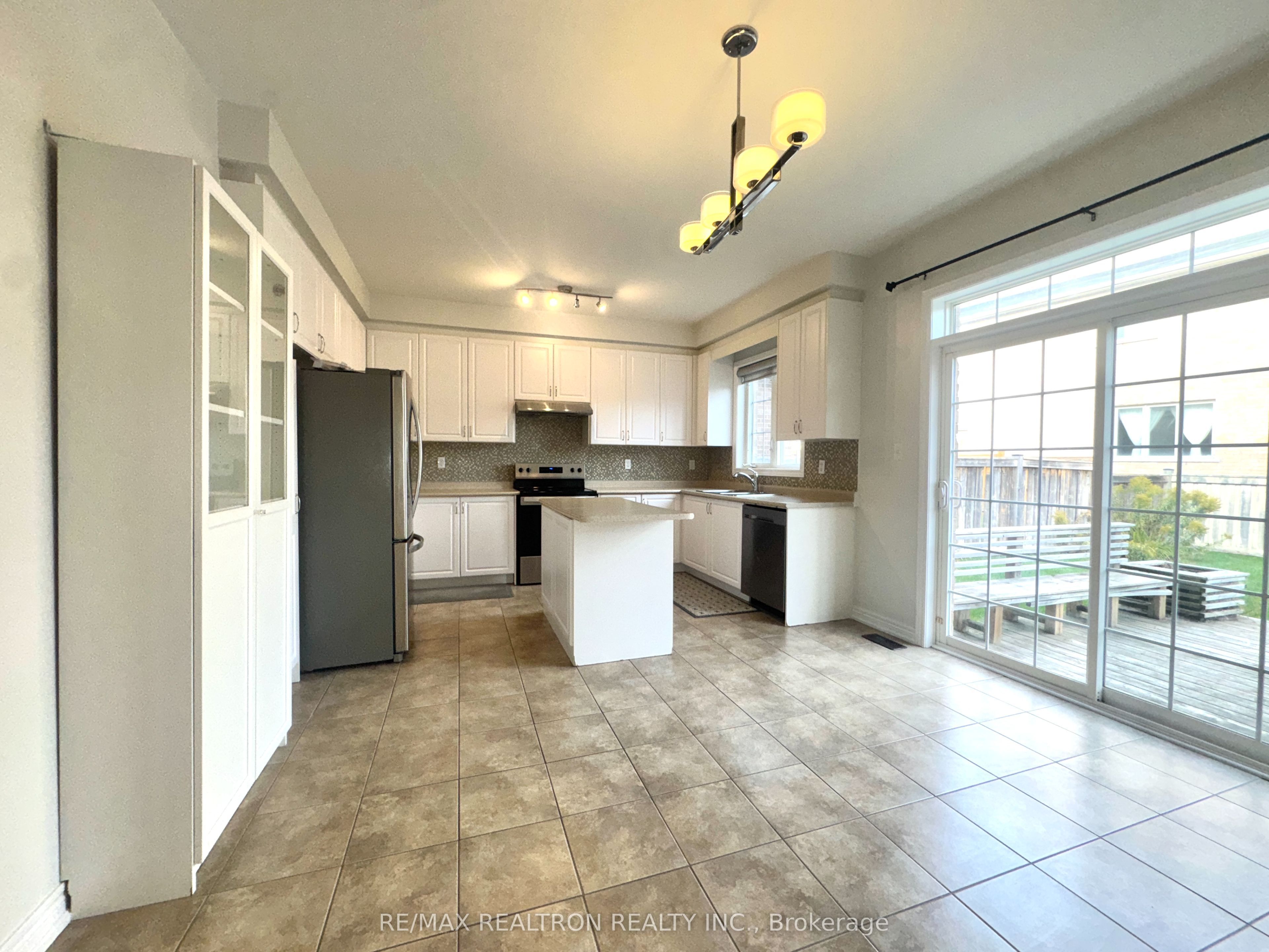 1306 Blencowe Crescent Property Photo 7
