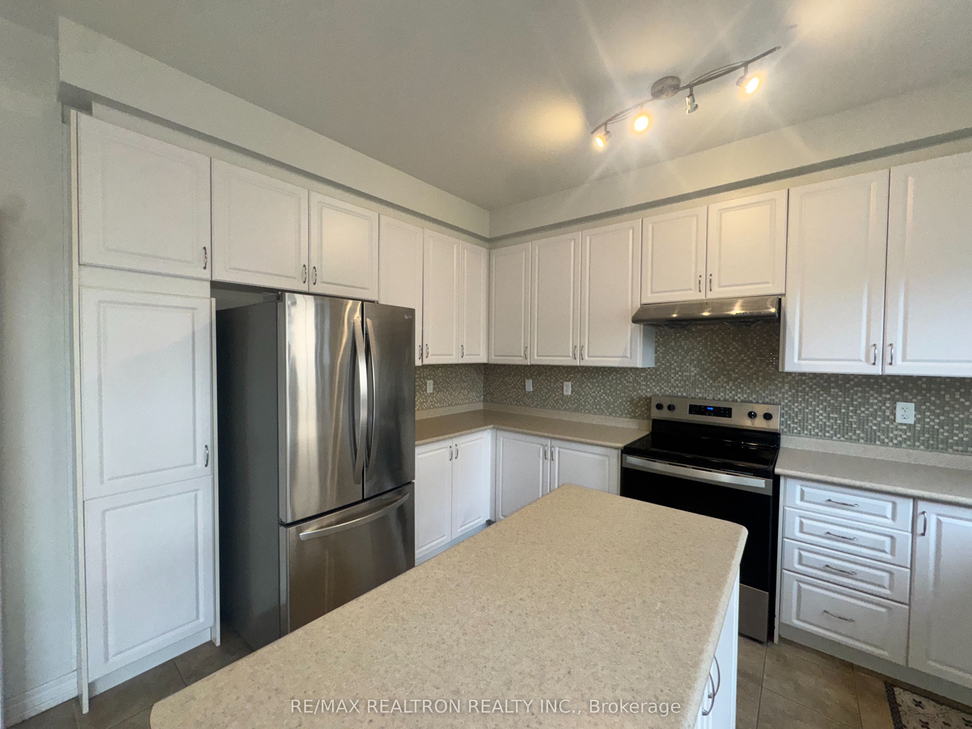 1306 Blencowe Crescent Property Photo 10