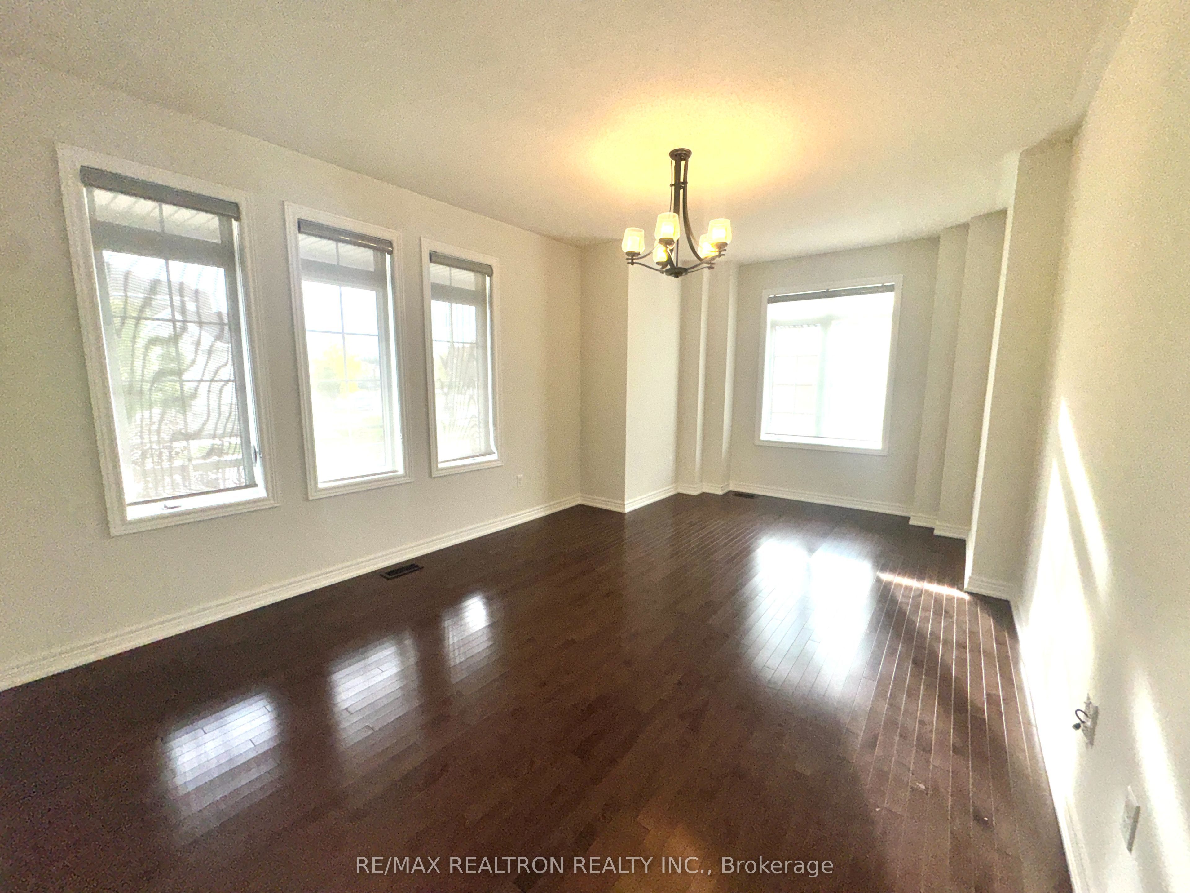1306 Blencowe Crescent Property Photo 12
