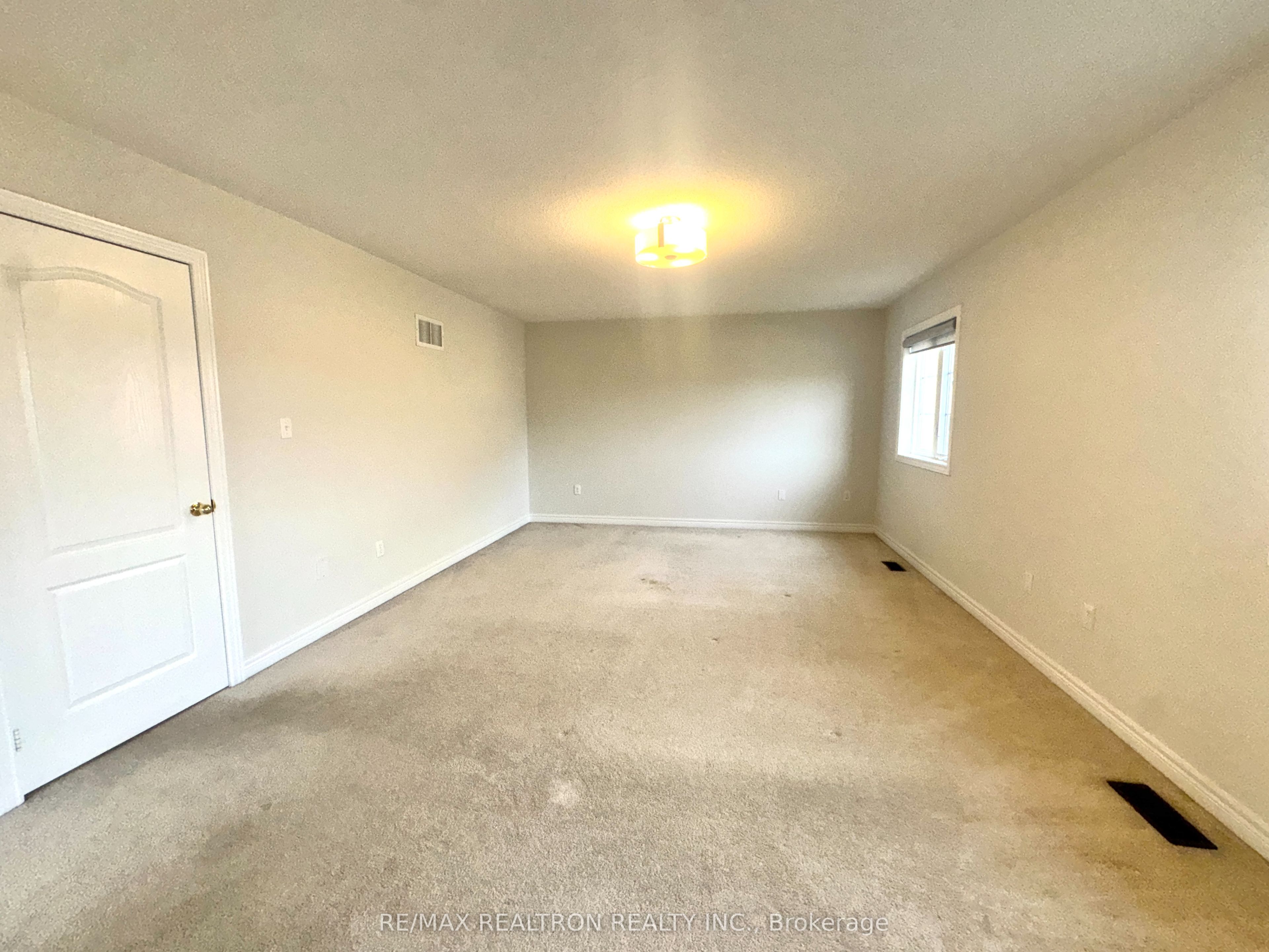 1306 Blencowe Crescent Property Photo 14